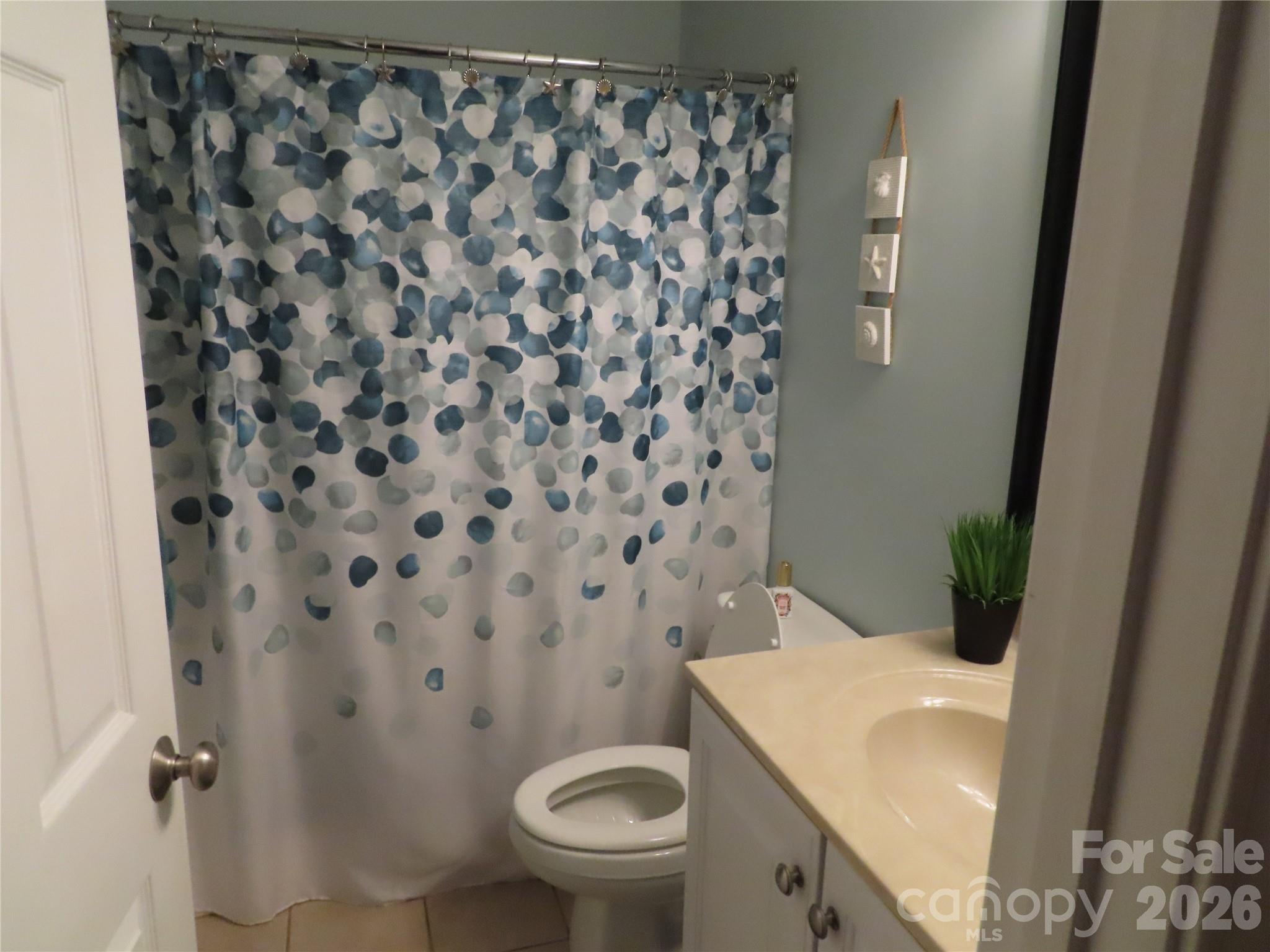 300 Tradewinds Lane Property Photo 10