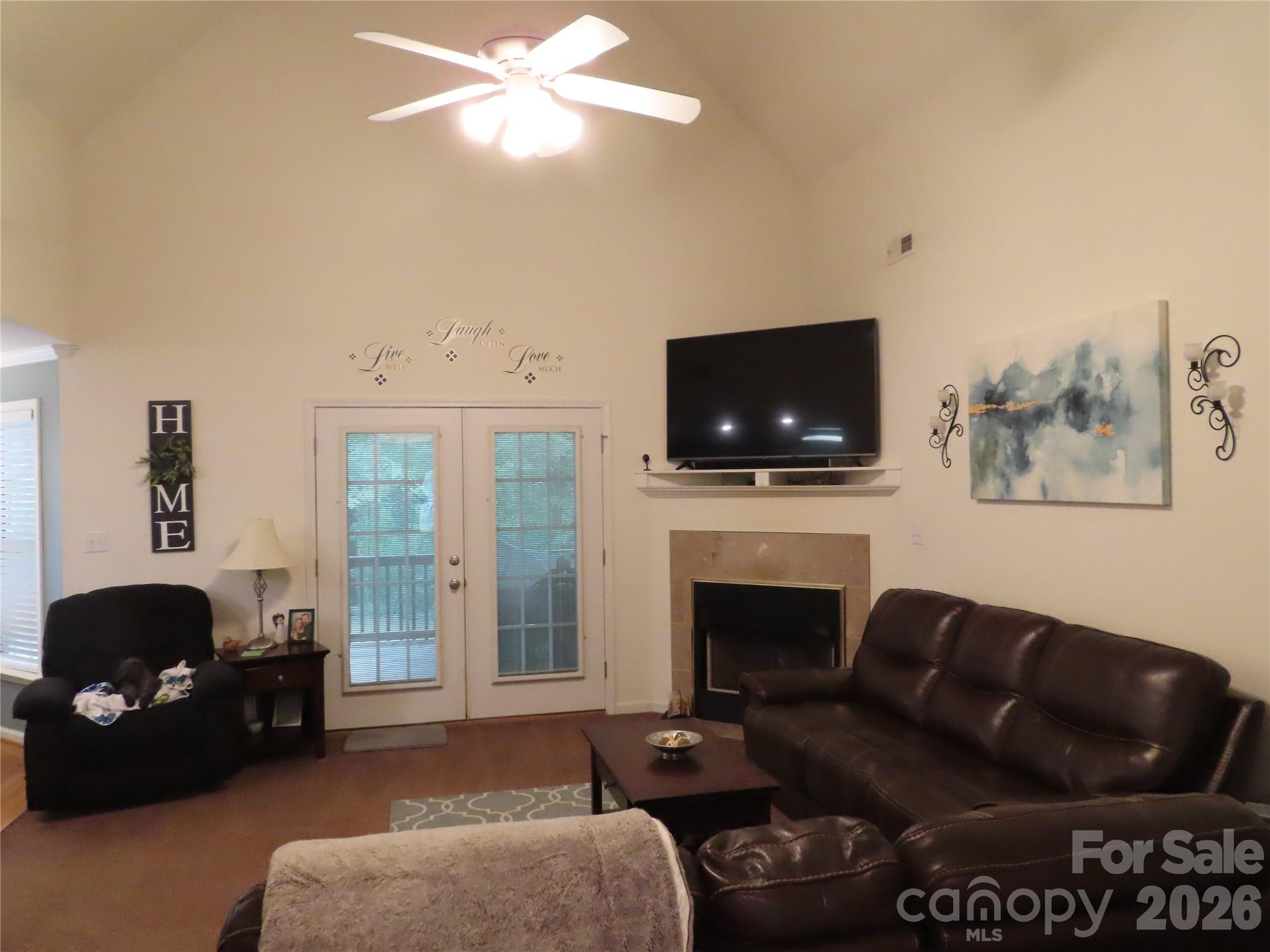 300 Tradewinds Lane Property Photo 14