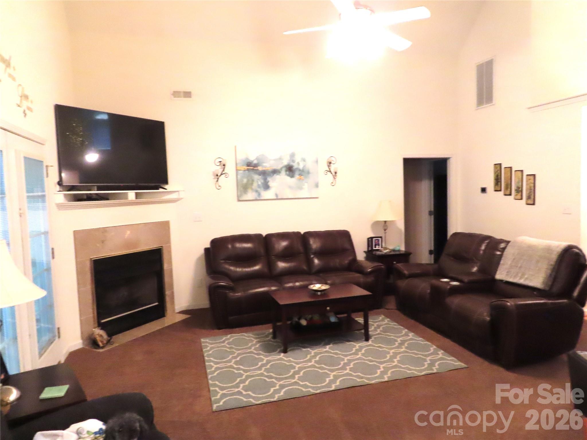 300 Tradewinds Lane Property Photo 16