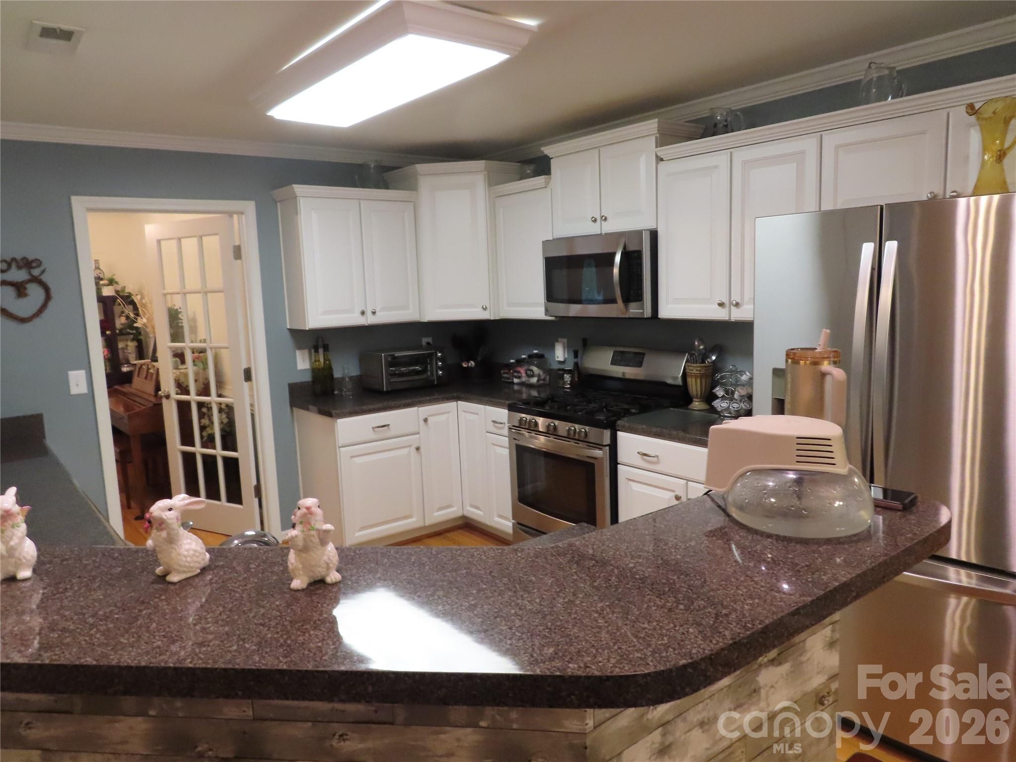 300 Tradewinds Lane Property Photo 17
