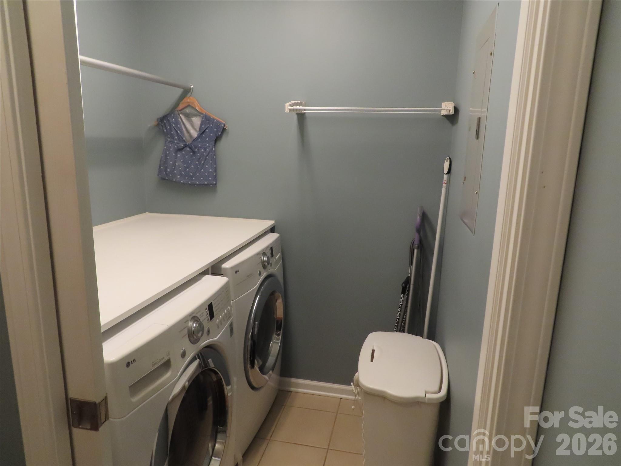 300 Tradewinds Lane Property Photo 21