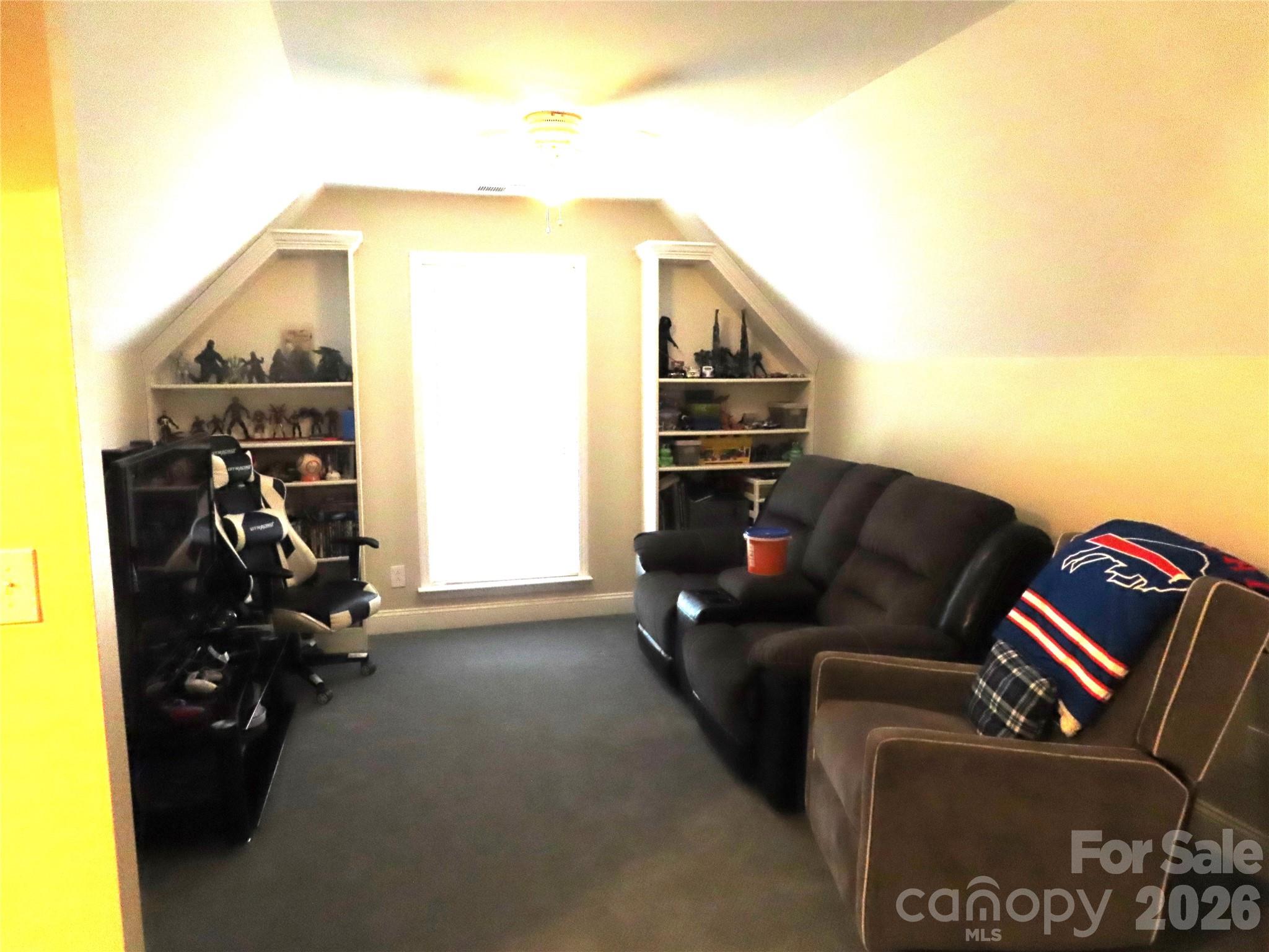 300 Tradewinds Lane Property Photo 23