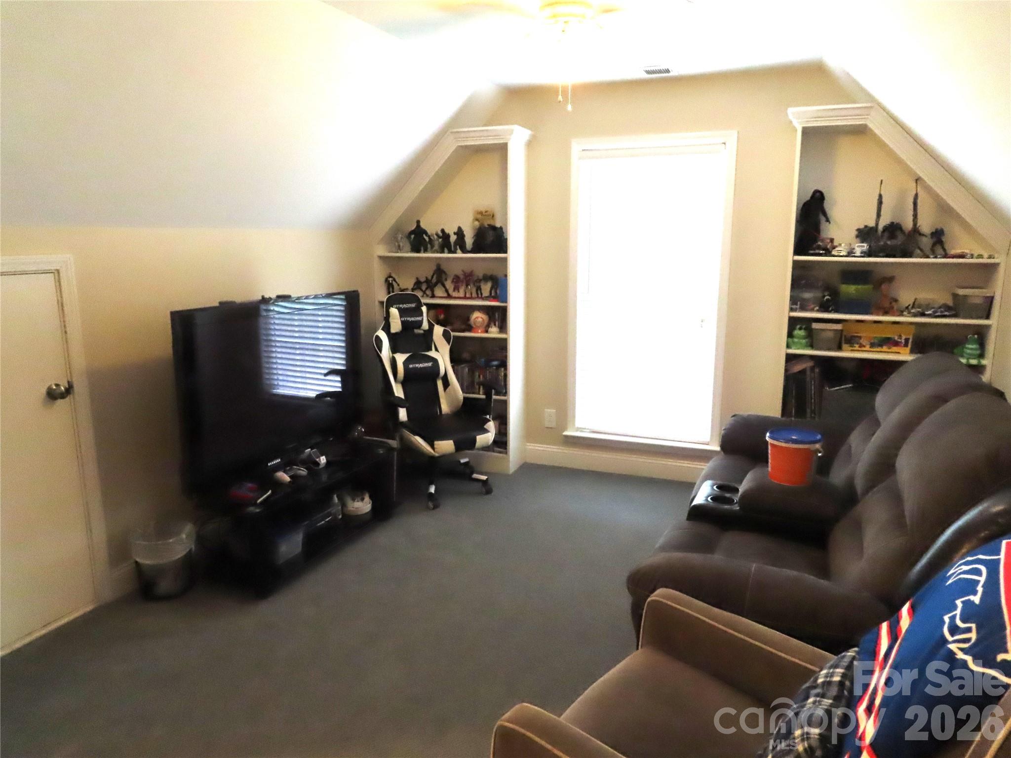 300 Tradewinds Lane Property Photo 24