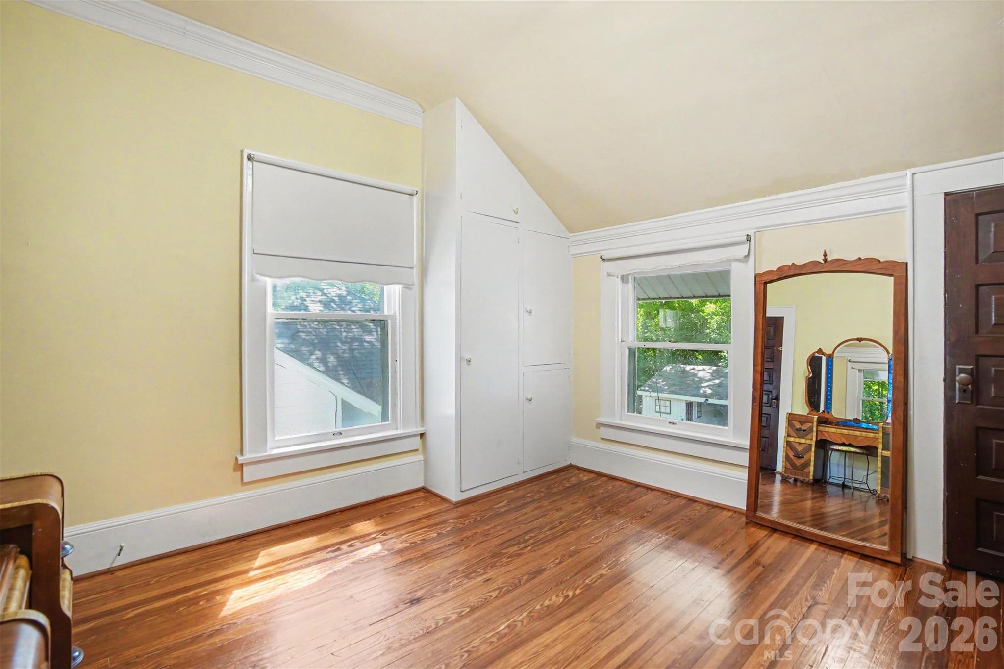 415 W 5th Avenue Property Photo 25