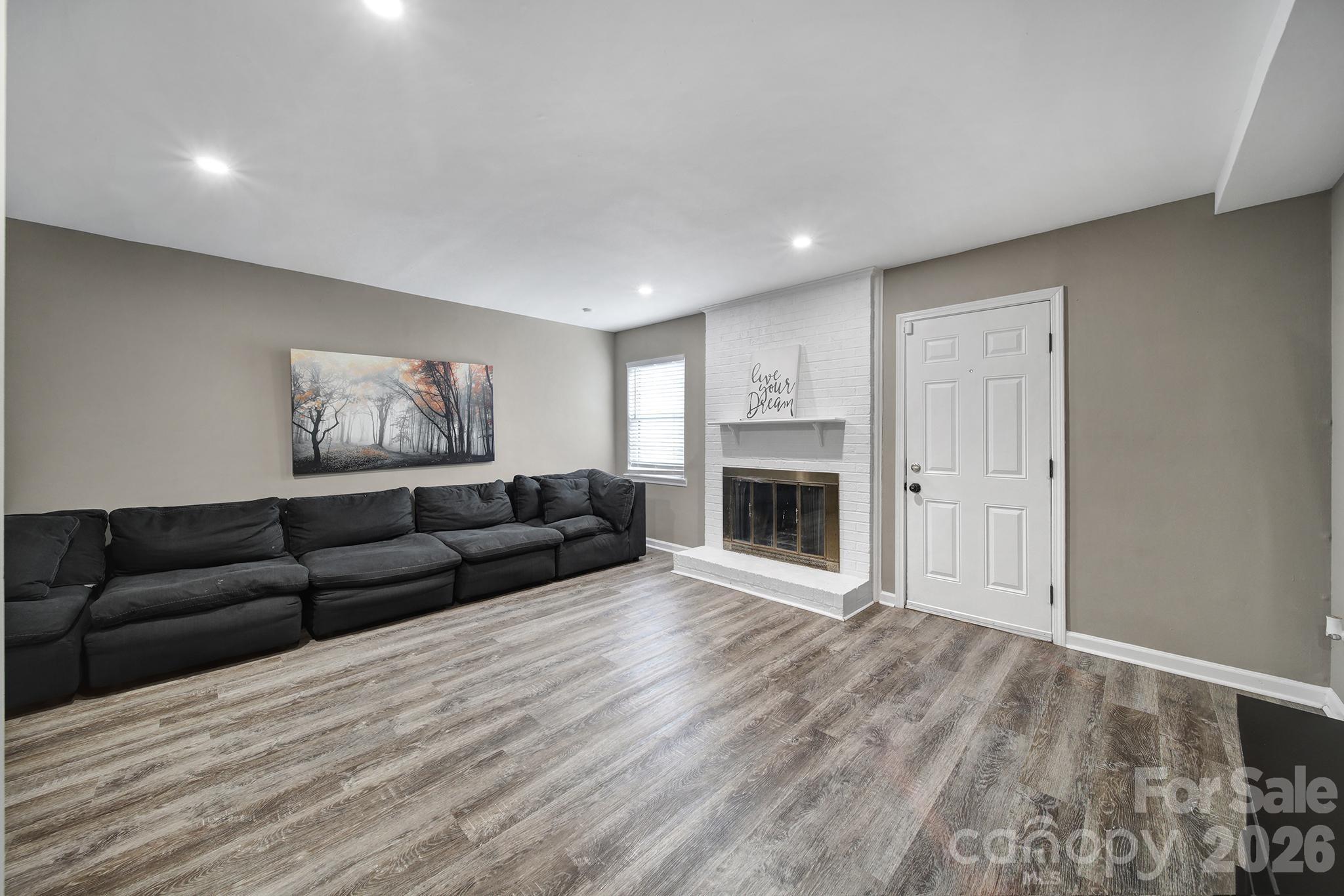 11005 Hunter Trail Property Photo 11