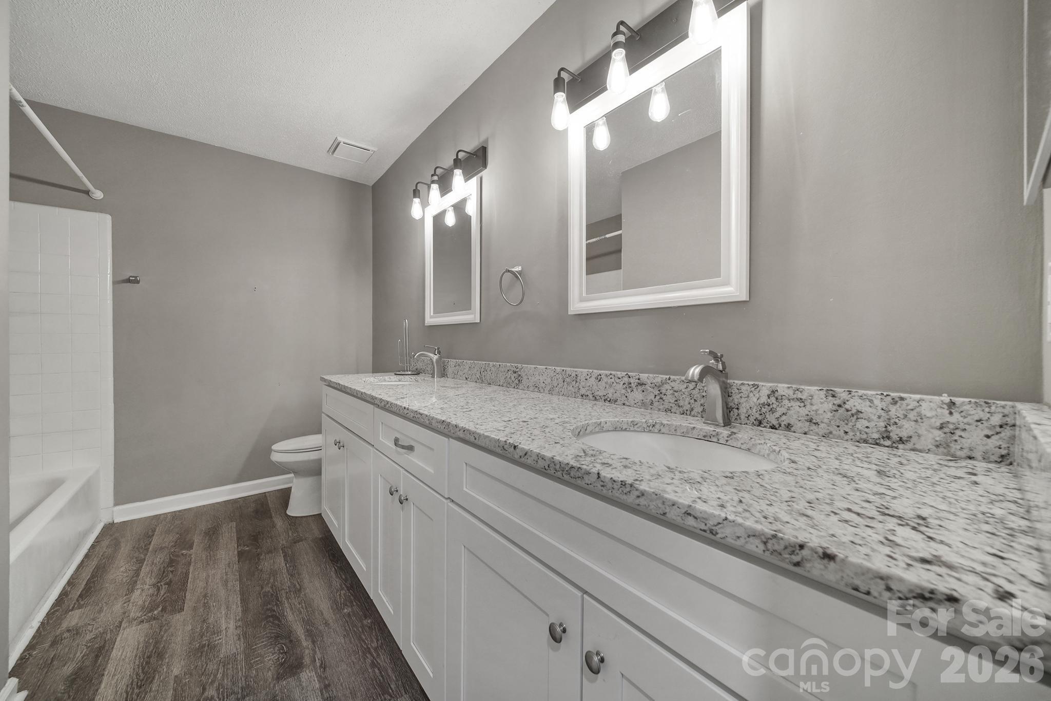 11005 Hunter Trail Property Photo 16
