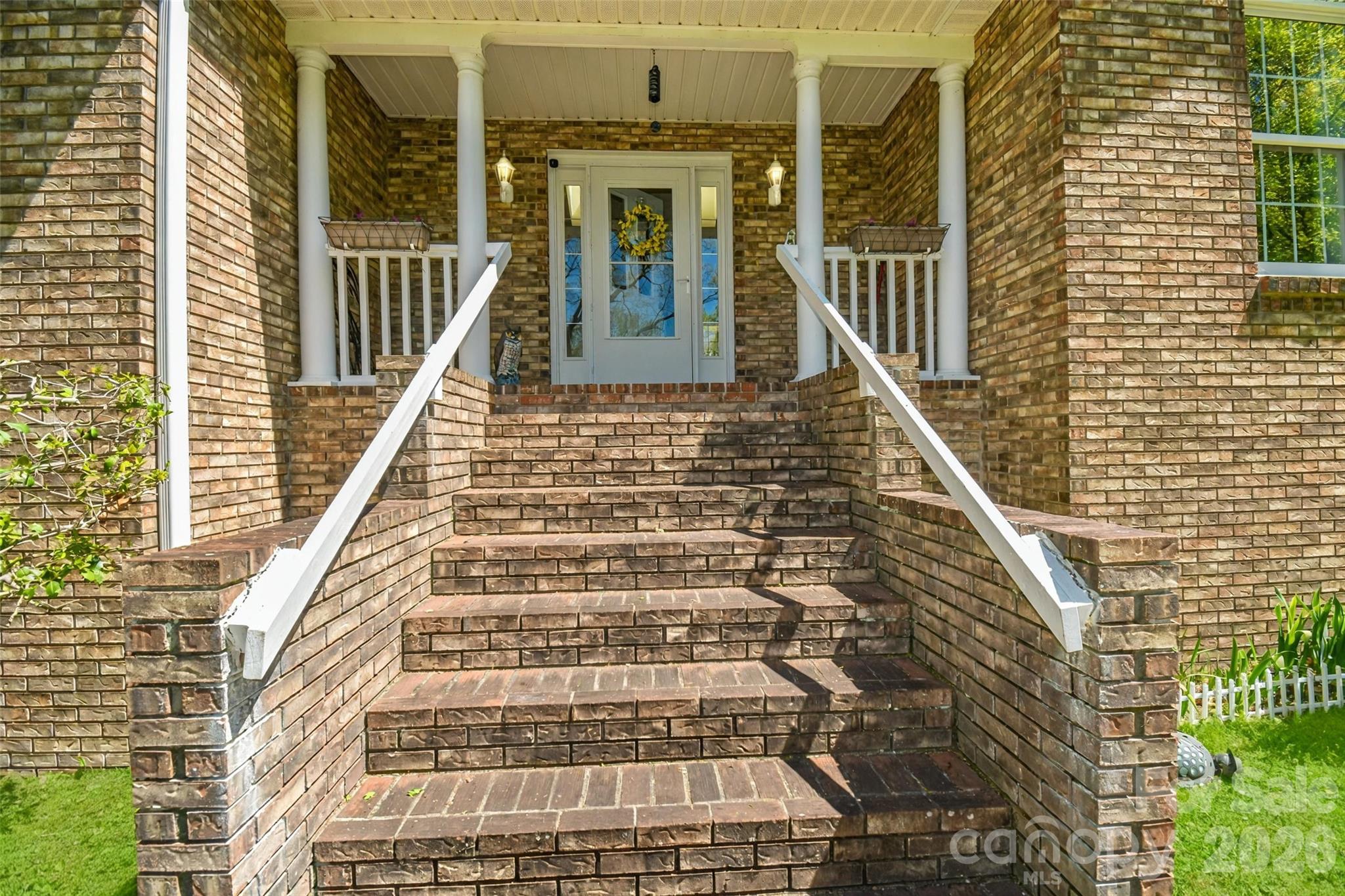 548 Thunder Road Property Photo 2