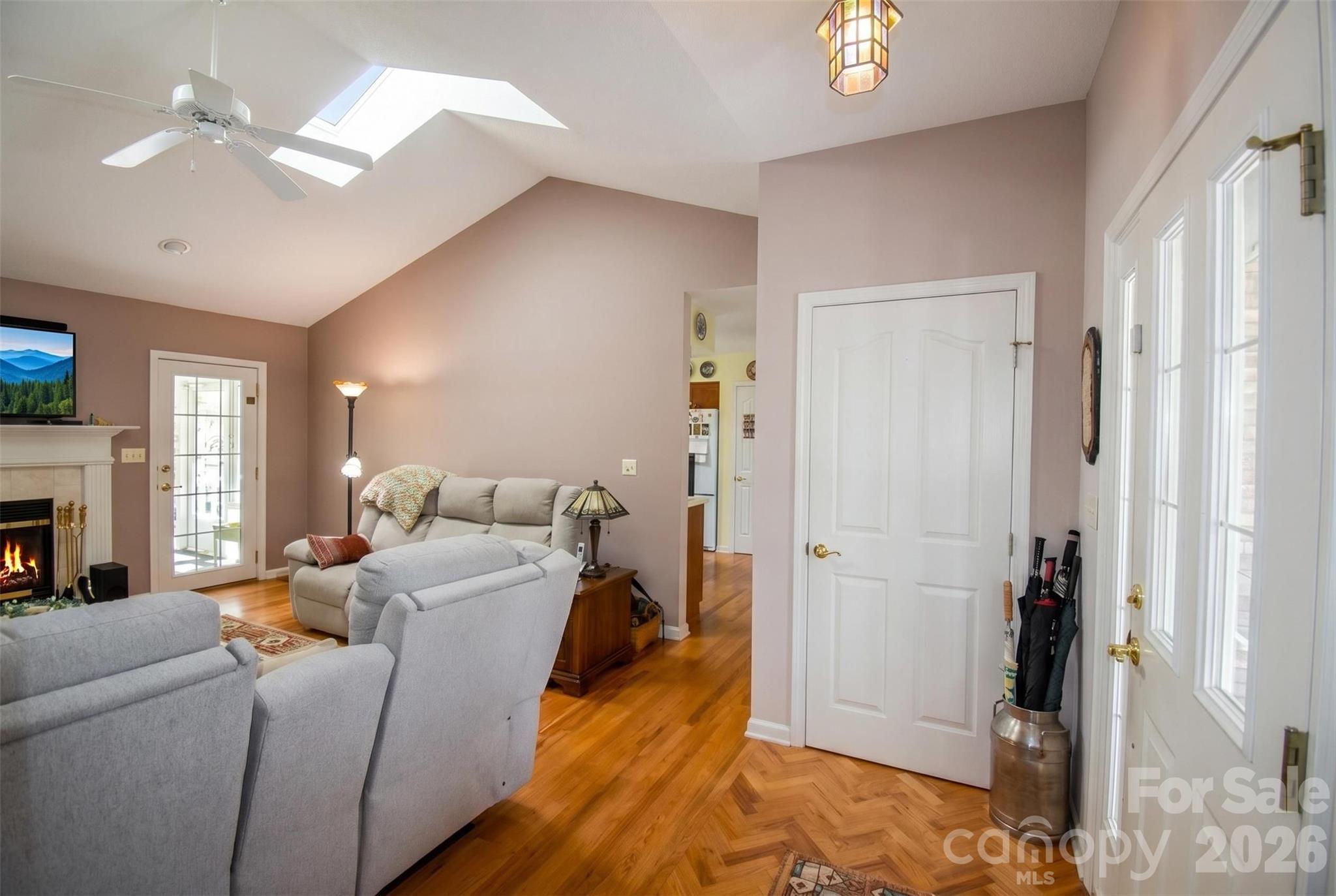 548 Thunder Road Property Photo 7