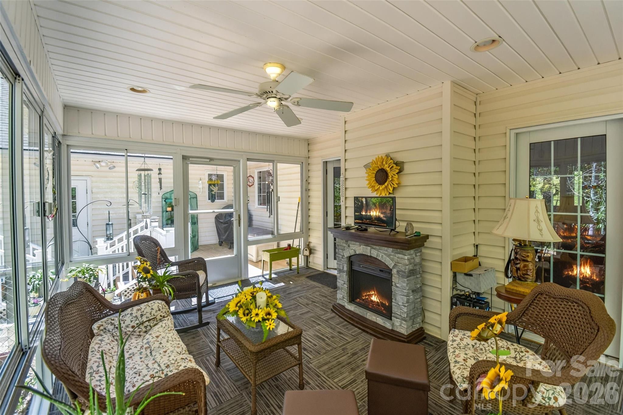 548 Thunder Road Property Photo 9