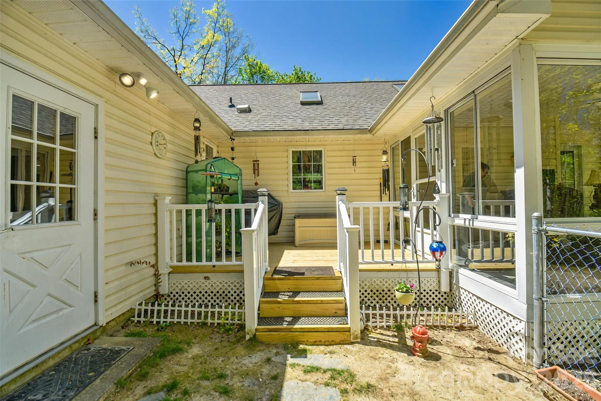 548 Thunder Road Property Photo 45