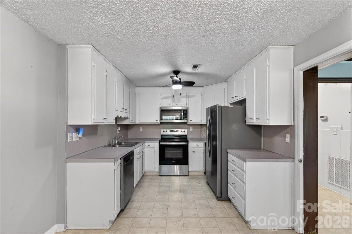 209 Edgewood Drive Property Photo 11