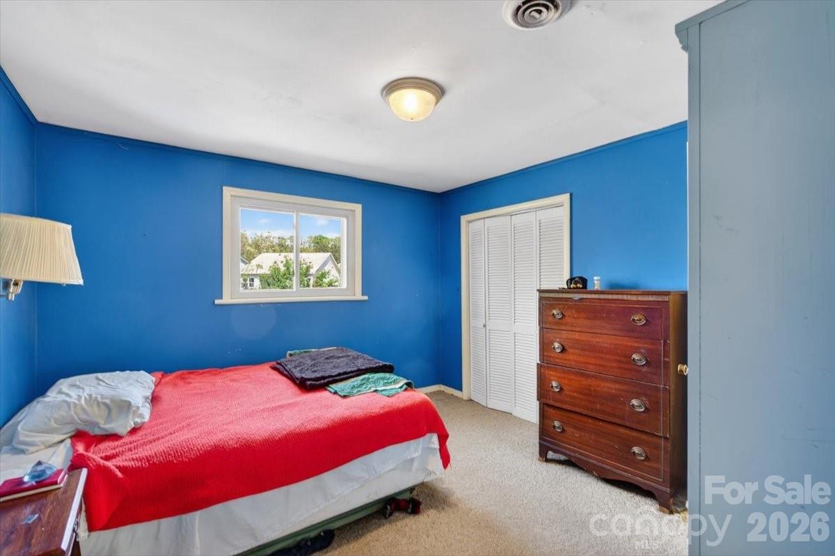 209 Edgewood Drive Property Photo 18