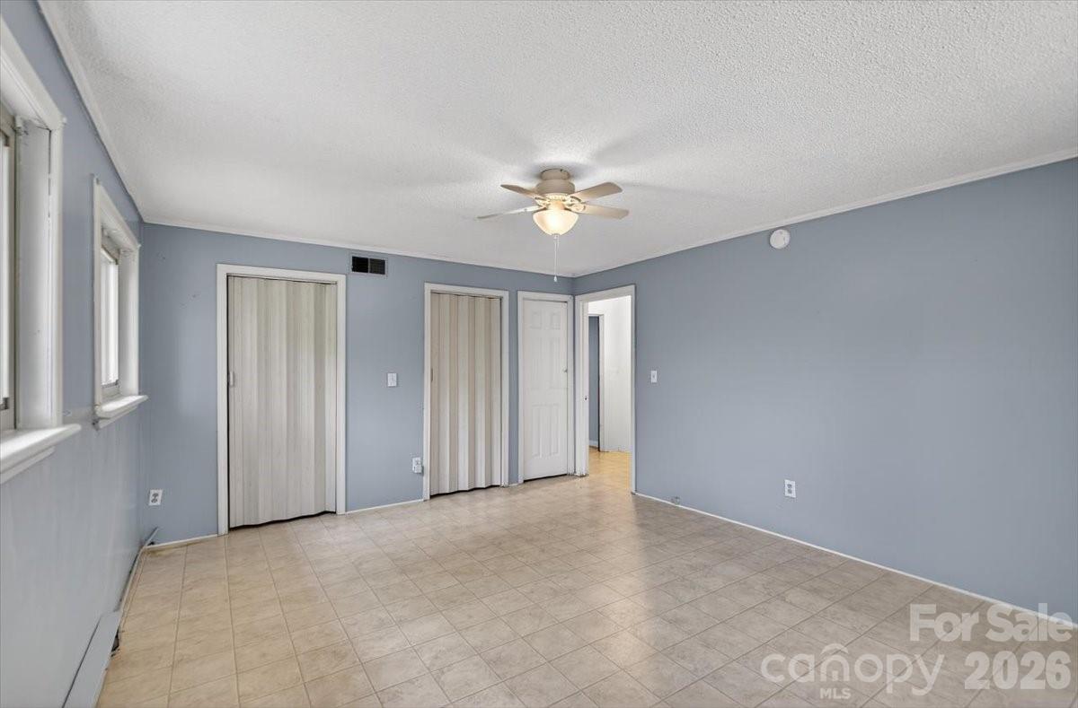 209 Edgewood Drive Property Photo 21