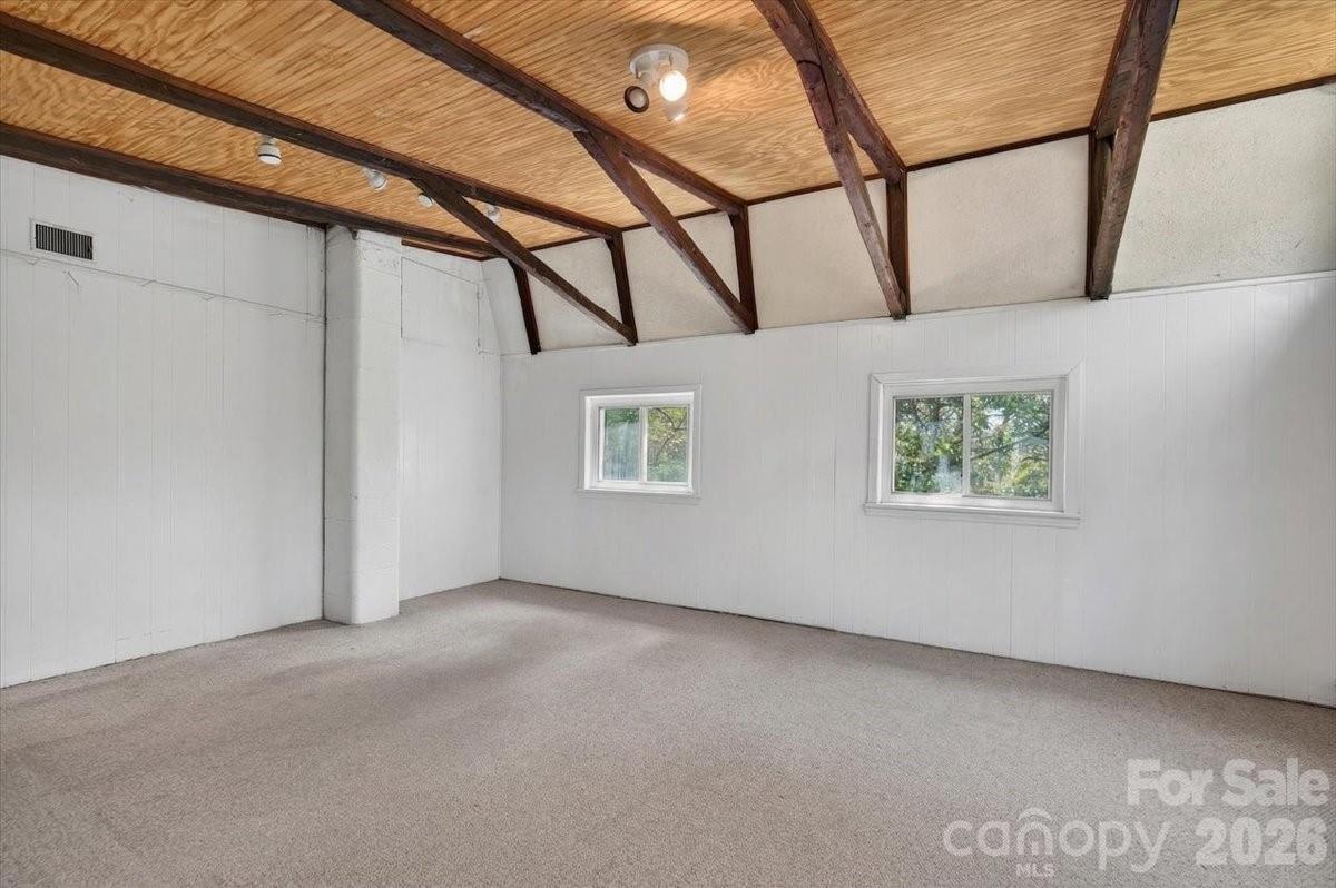 209 Edgewood Drive Property Photo 26