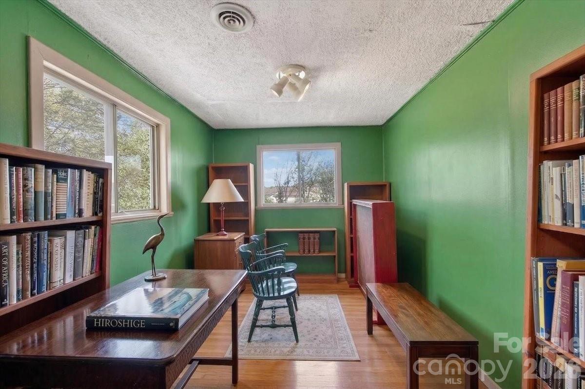 209 Edgewood Drive Property Photo 29
