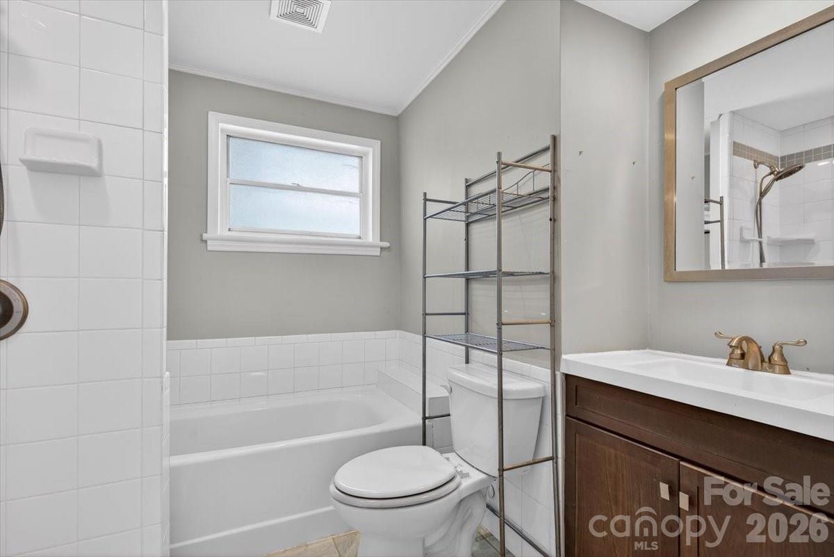 209 Edgewood Drive Property Photo 32