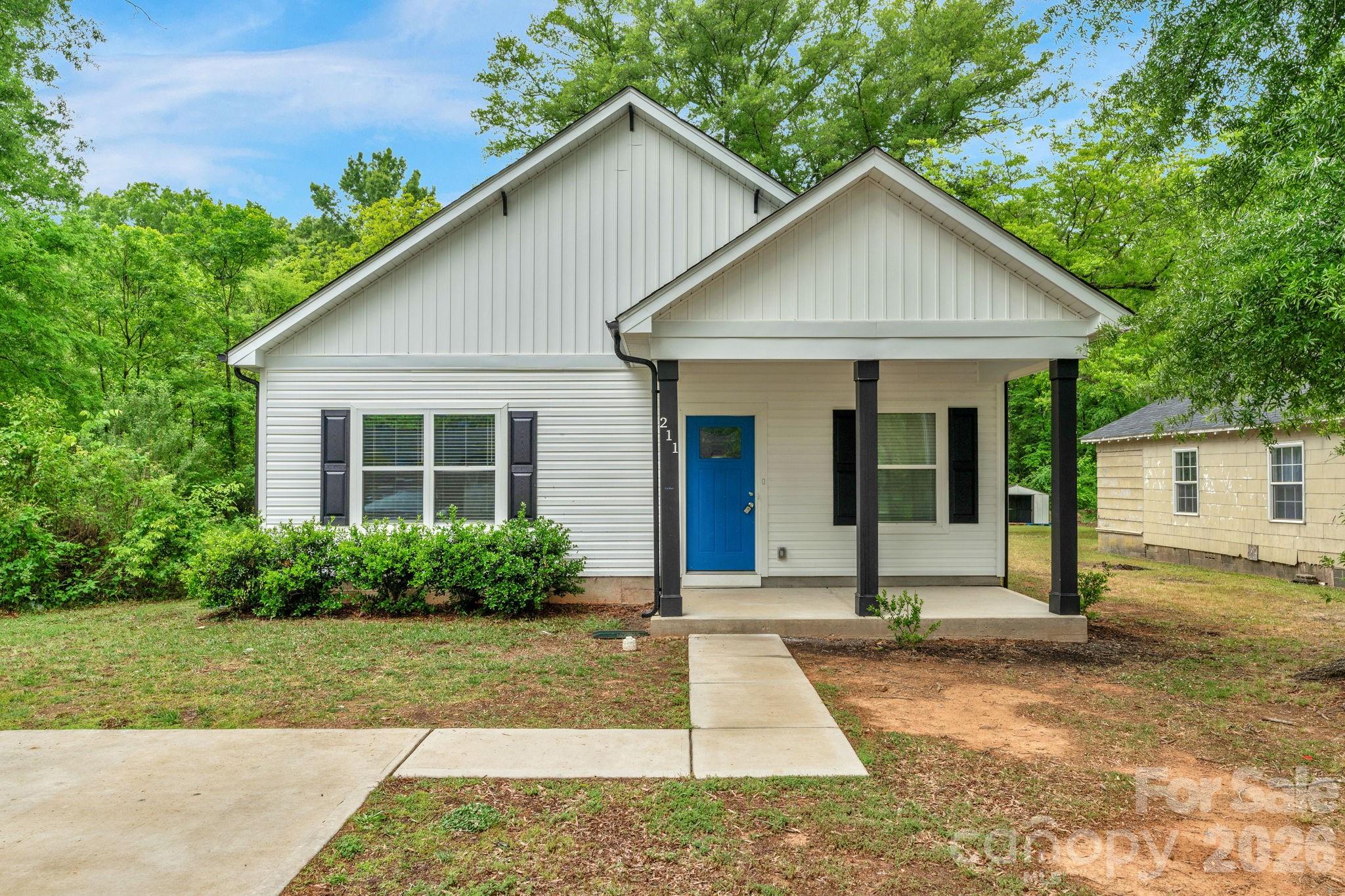 211 Baker Street Property Photo 1