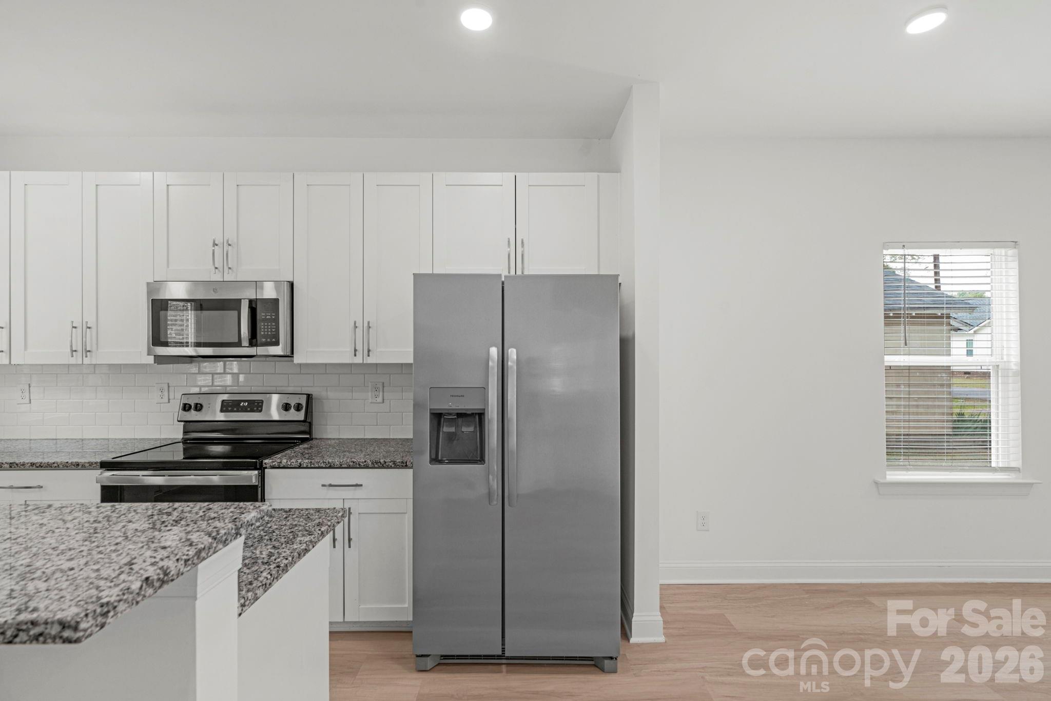 211 Baker Street Property Photo 11