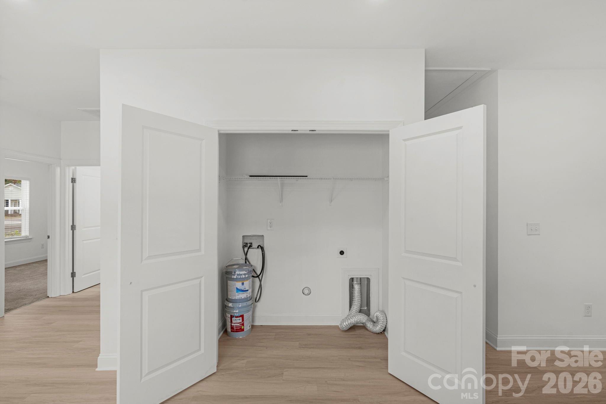 211 Baker Street Property Photo 20