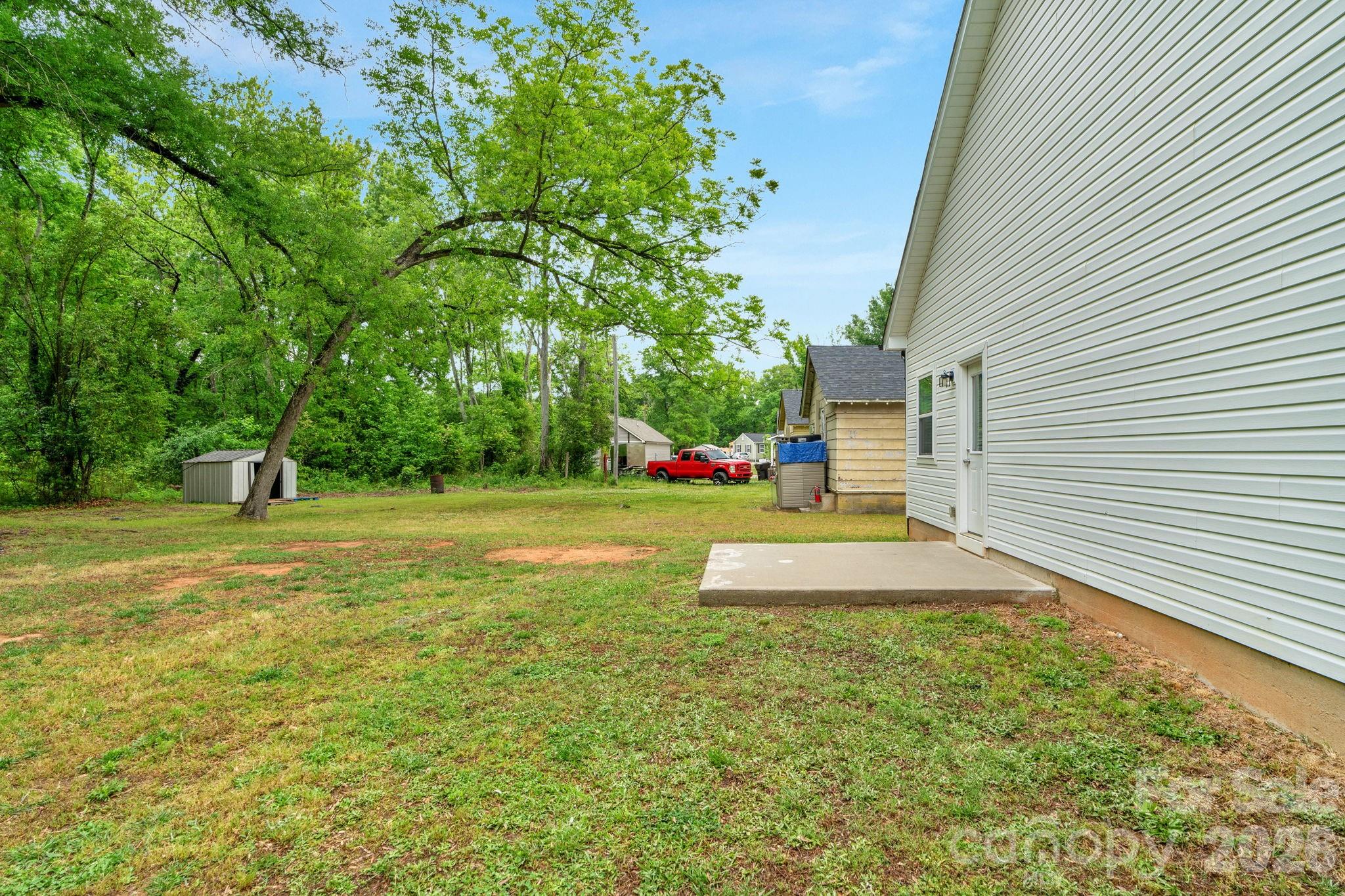 211 Baker Street Property Photo 29