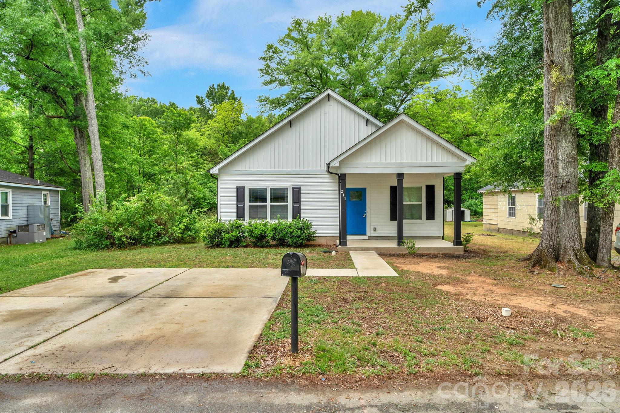 211 Baker Street Property Photo 36