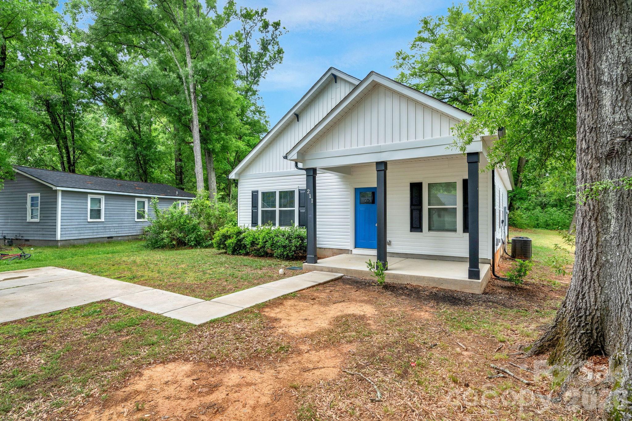 211 Baker Street Property Photo 39