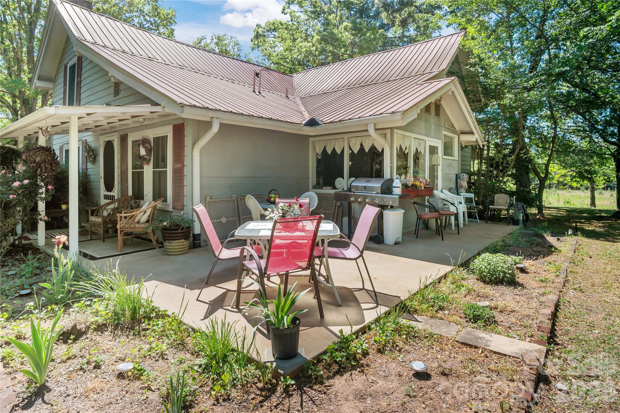 283 Constant Lane Property Photo 8