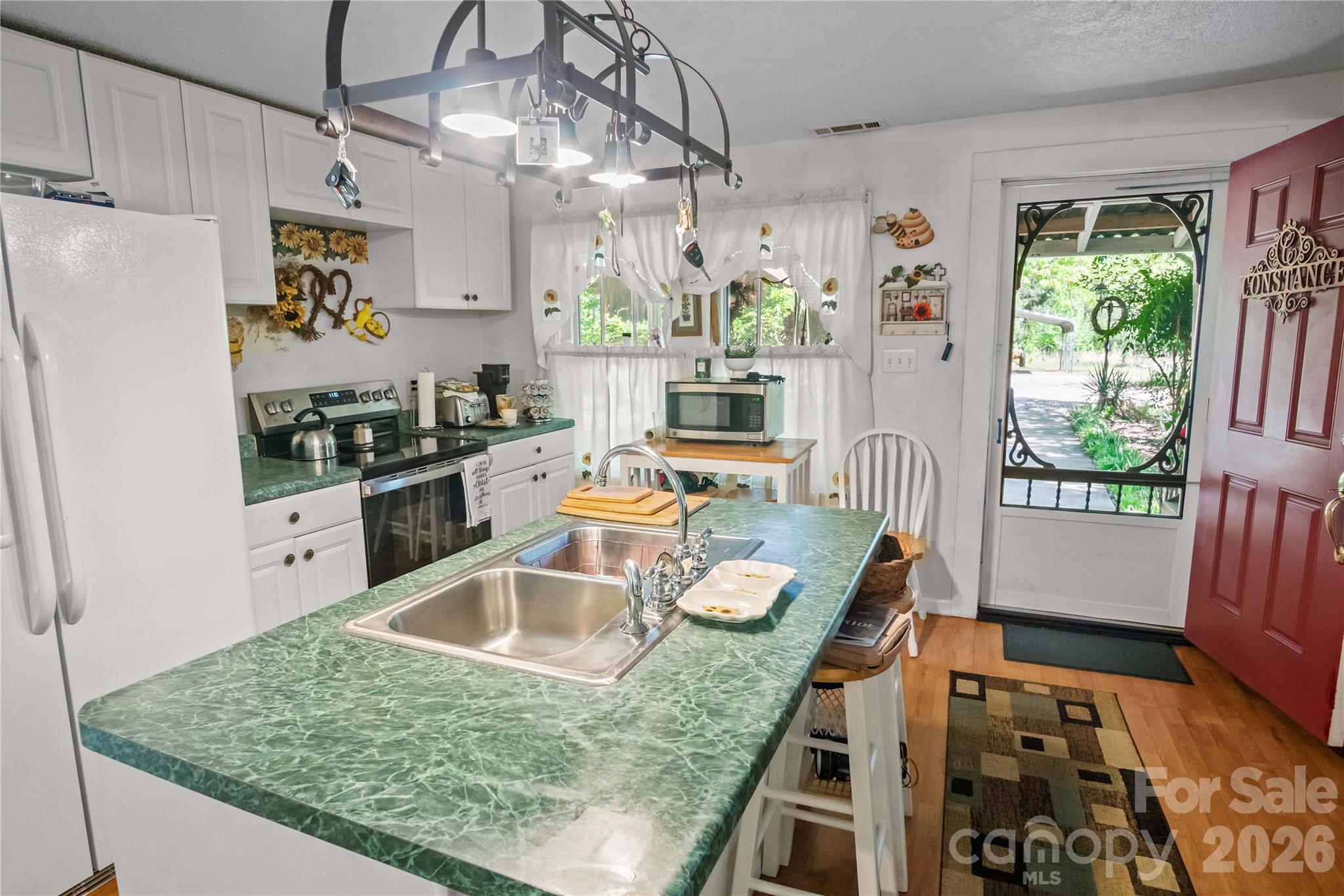 283 Constant Lane Property Photo 34