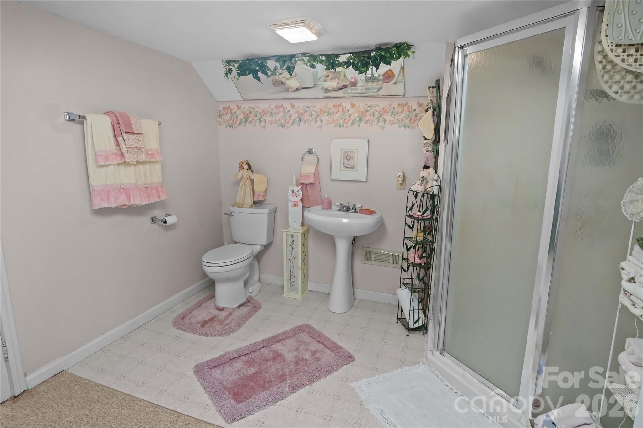 283 Constant Lane Property Photo 46
