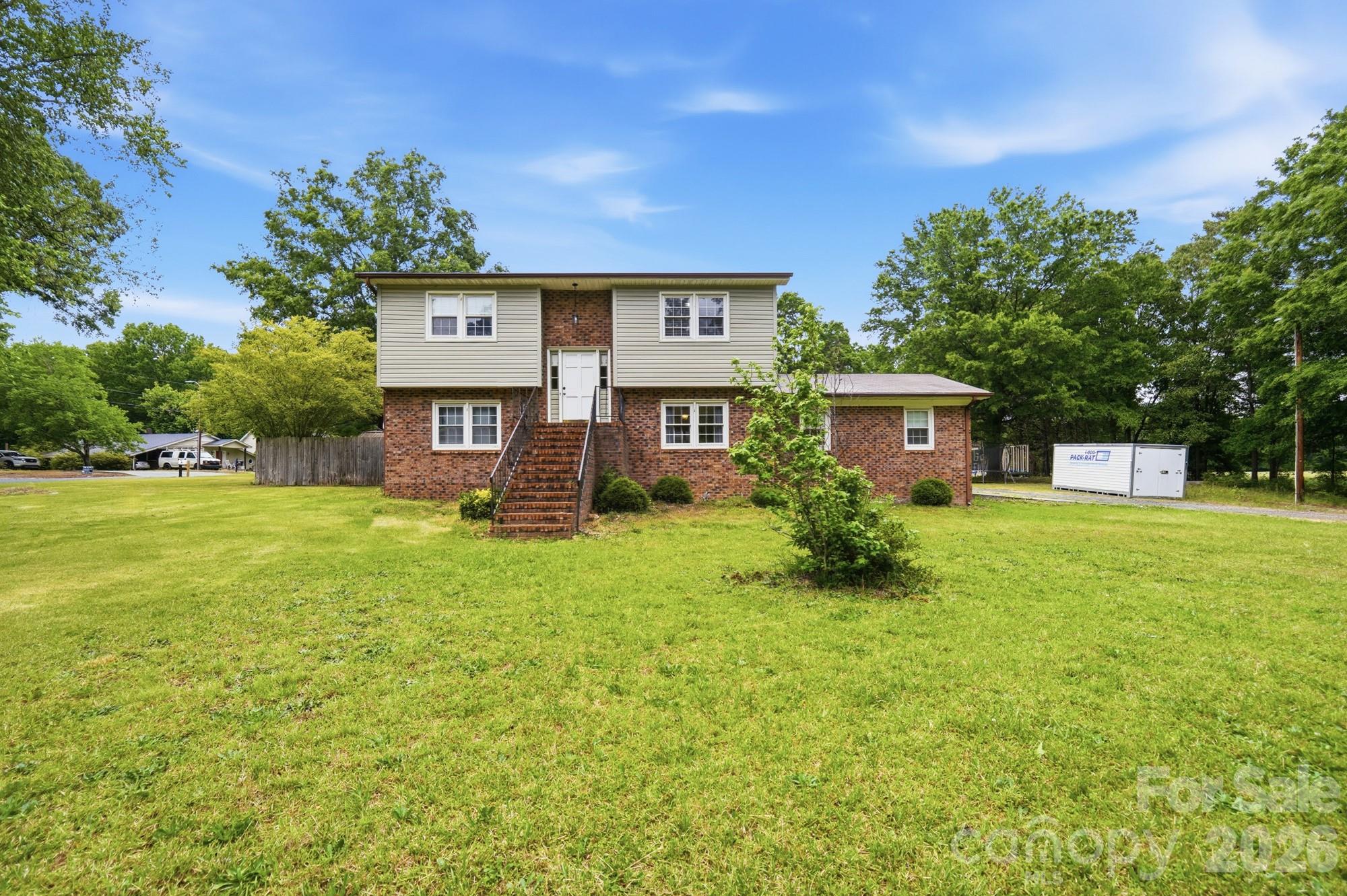 908 Forest Drive Property Photo 2