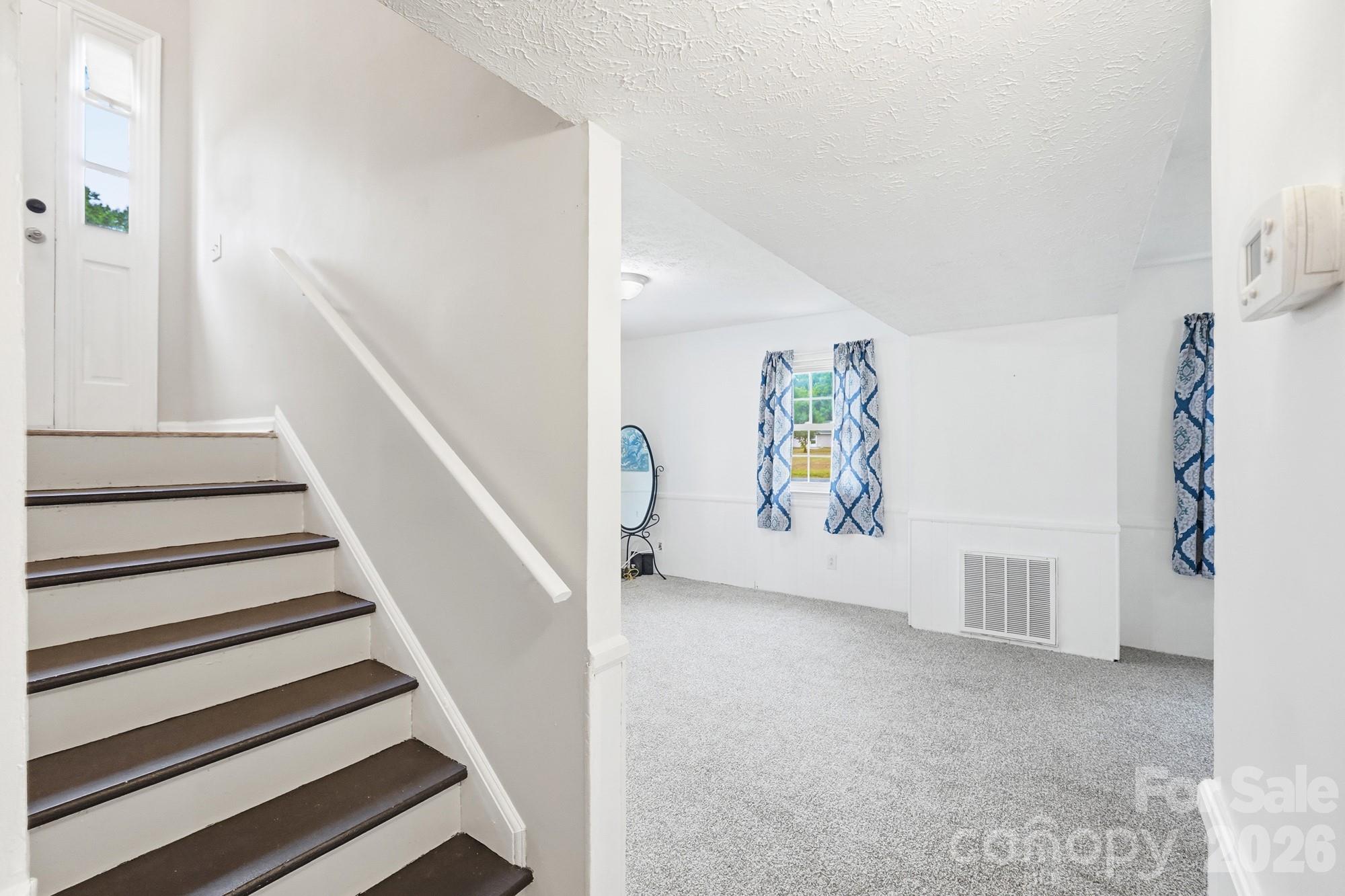 908 Forest Drive Property Photo 8
