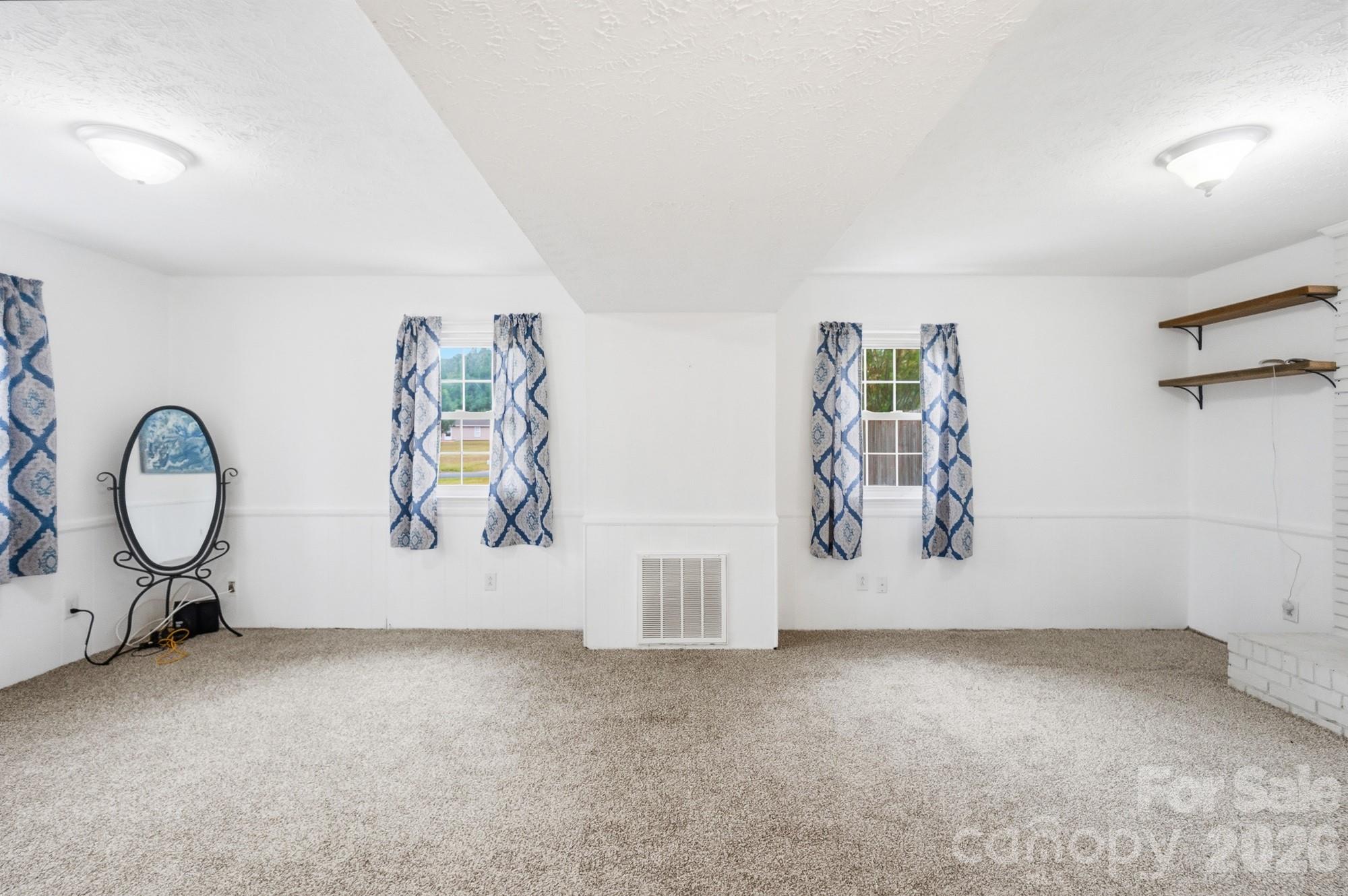 908 Forest Drive Property Photo 9