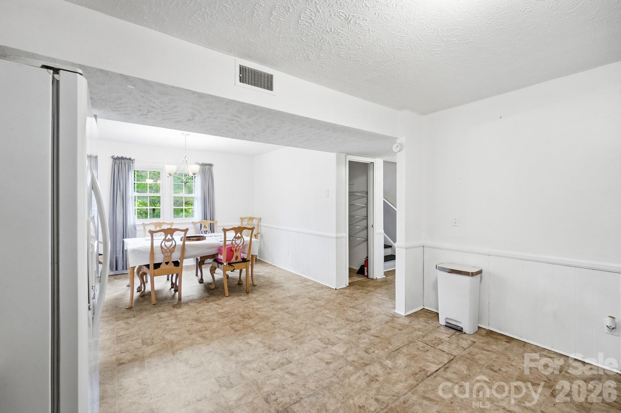 908 Forest Drive Property Photo 17