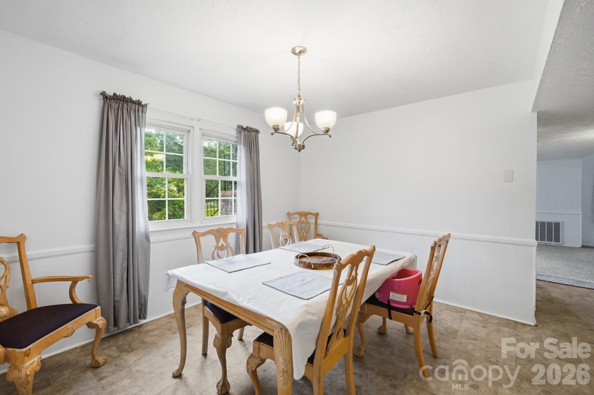 908 Forest Drive Property Photo 20