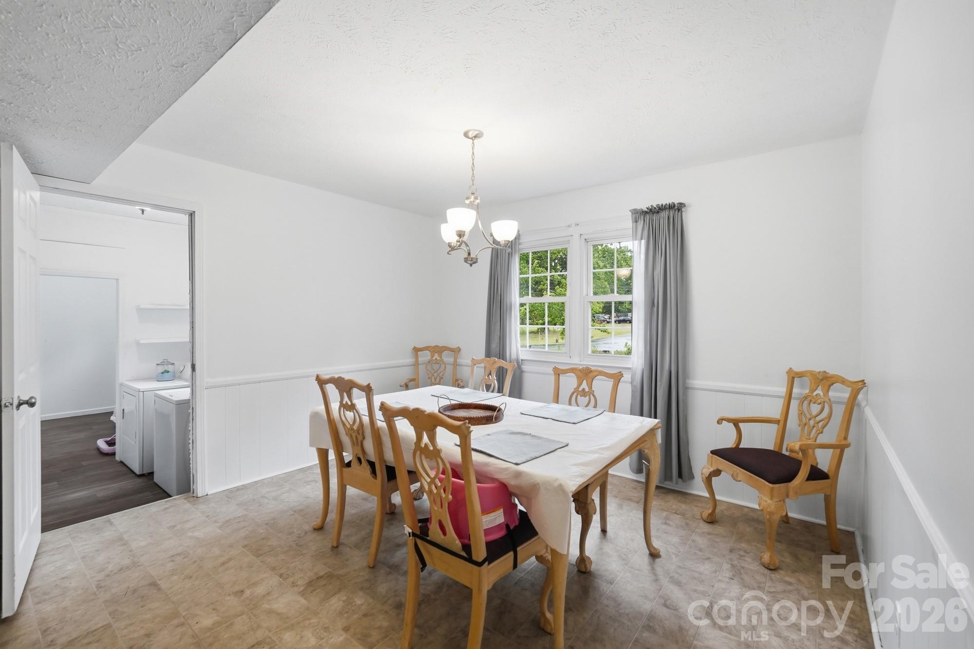 908 Forest Drive Property Photo 21