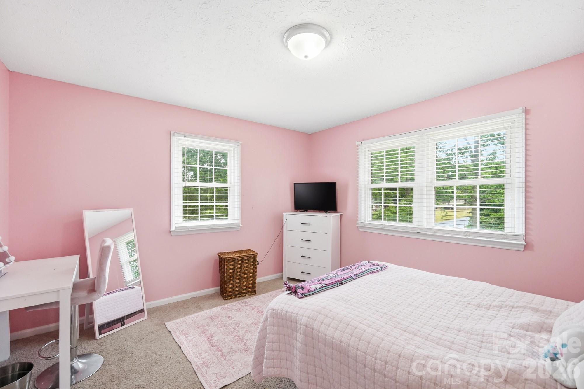 908 Forest Drive Property Photo 32