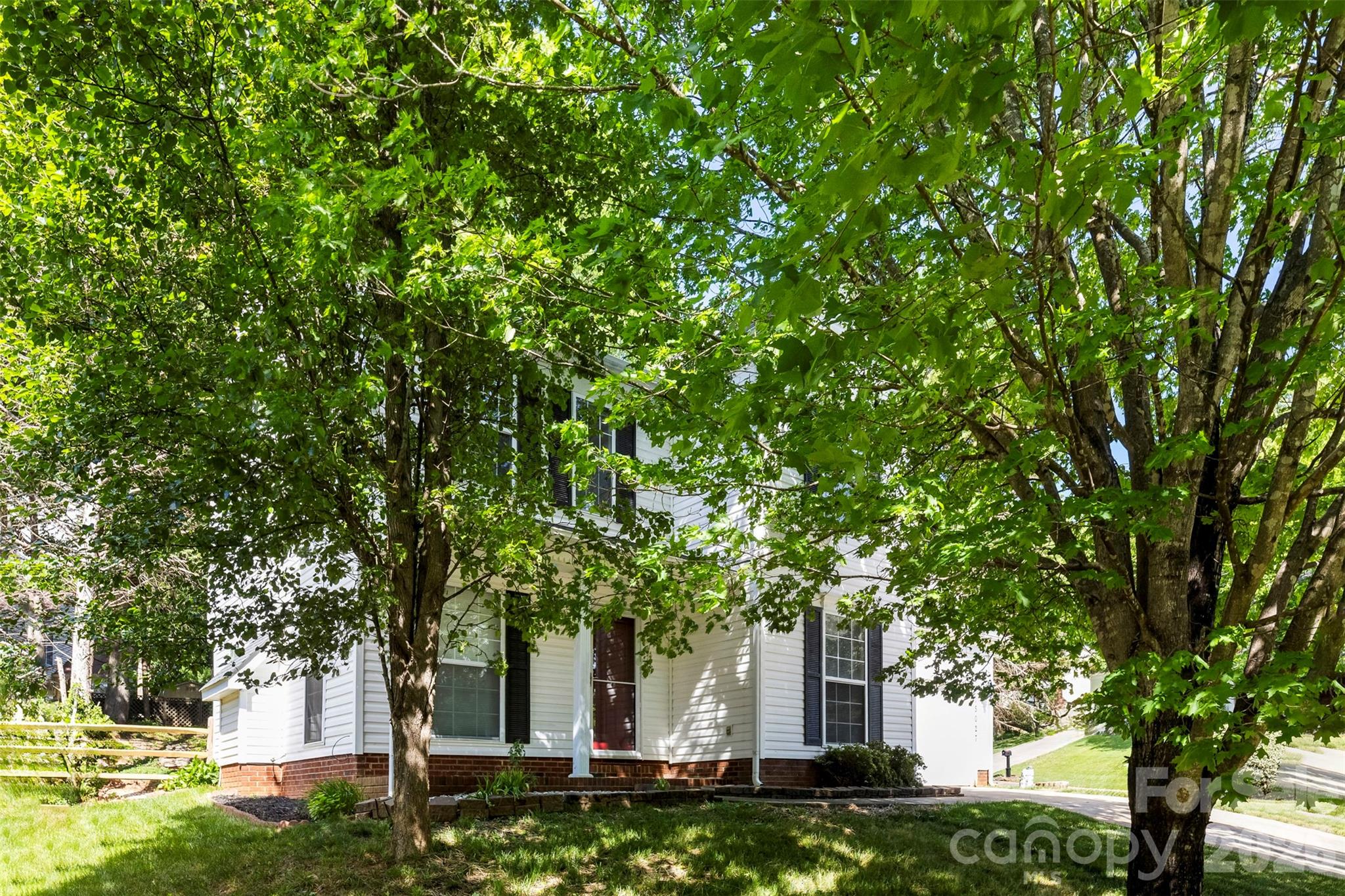15027 Ashlight Drive Property Photo 3