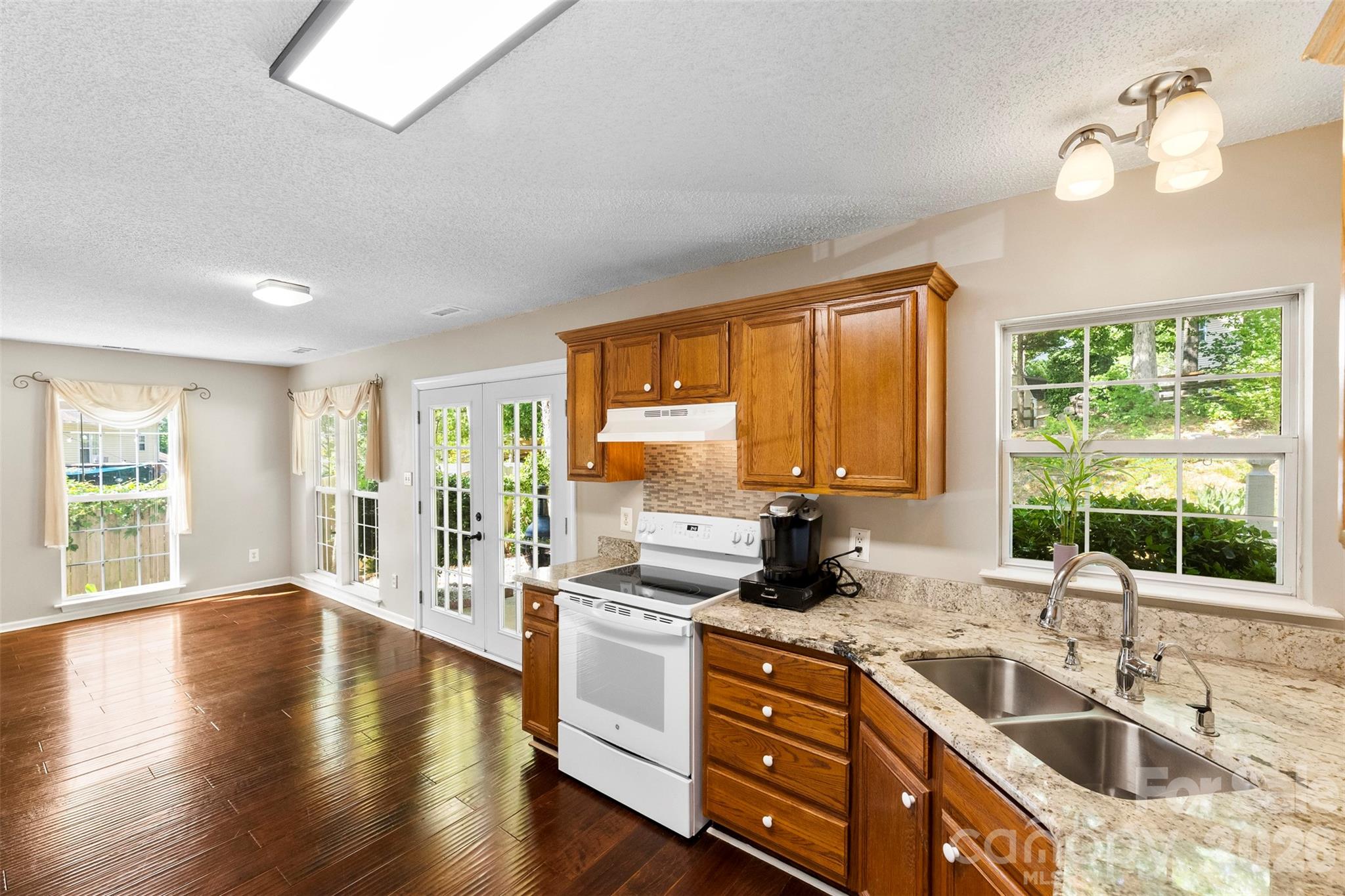 15027 Ashlight Drive Property Photo 10