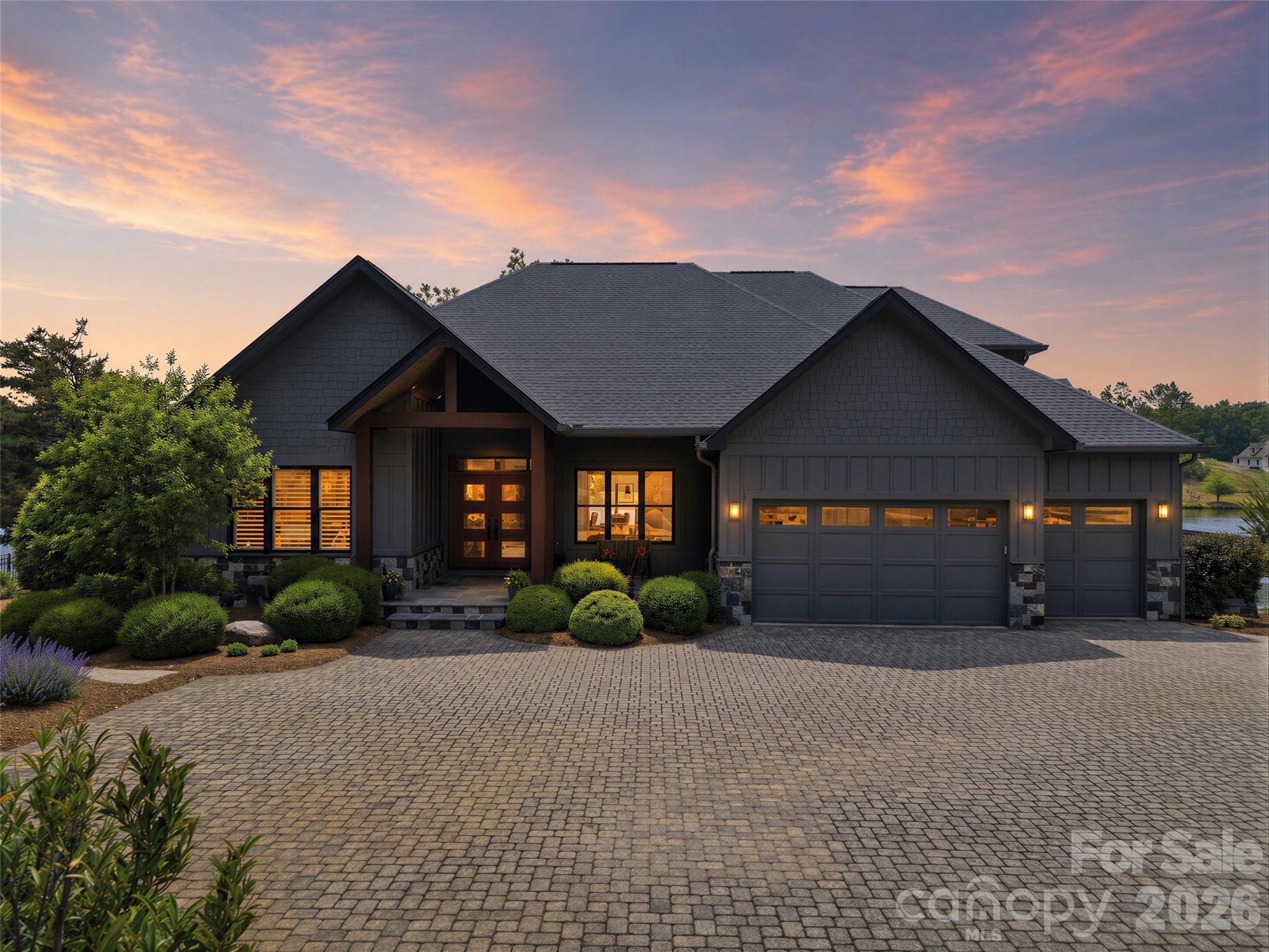 984 Mapleton Lane Property Photo 1