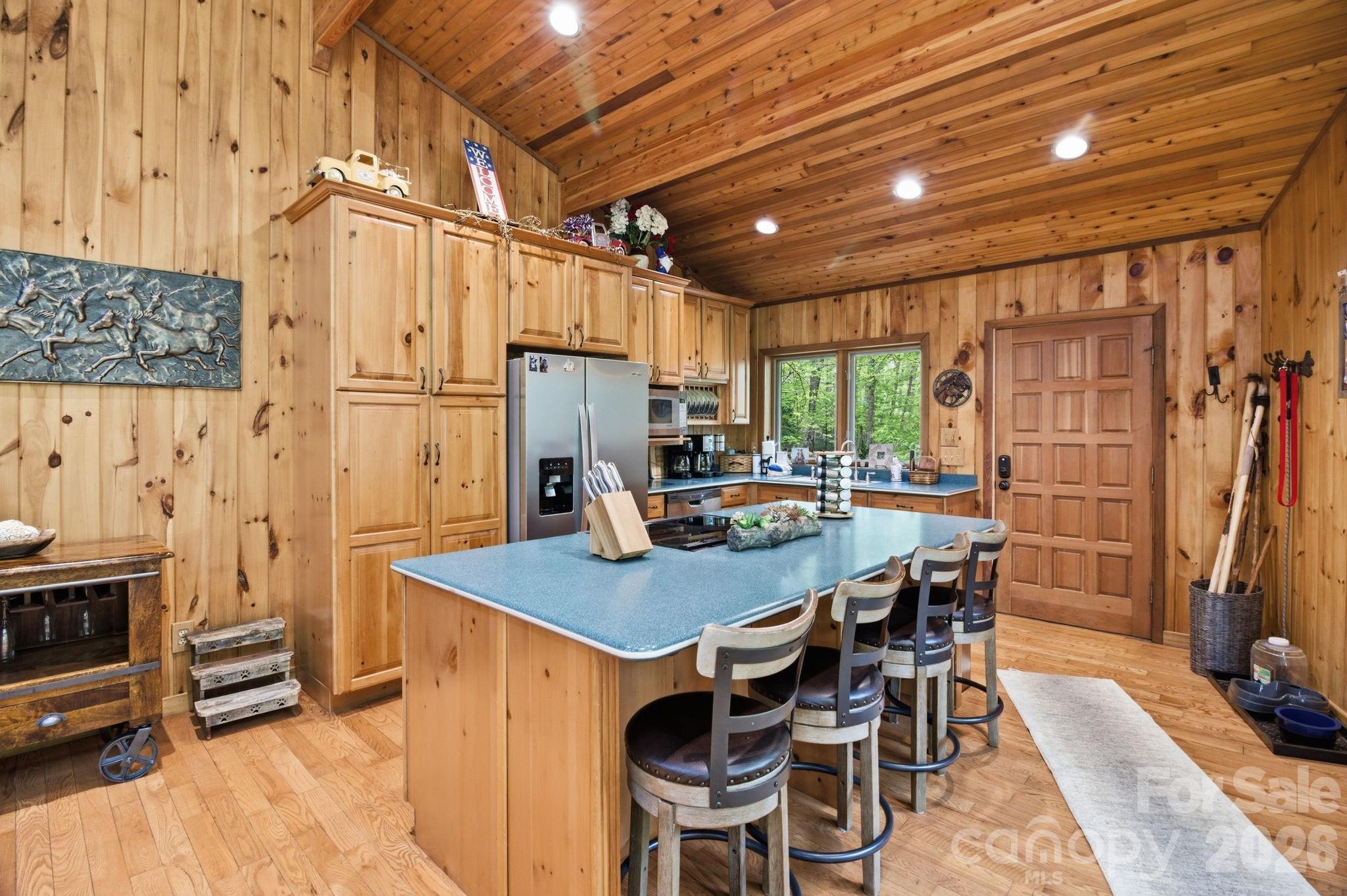 401 Saratoga None Property Photo 6