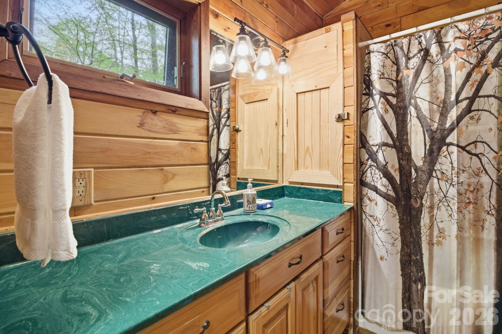 401 Saratoga None Property Photo 10