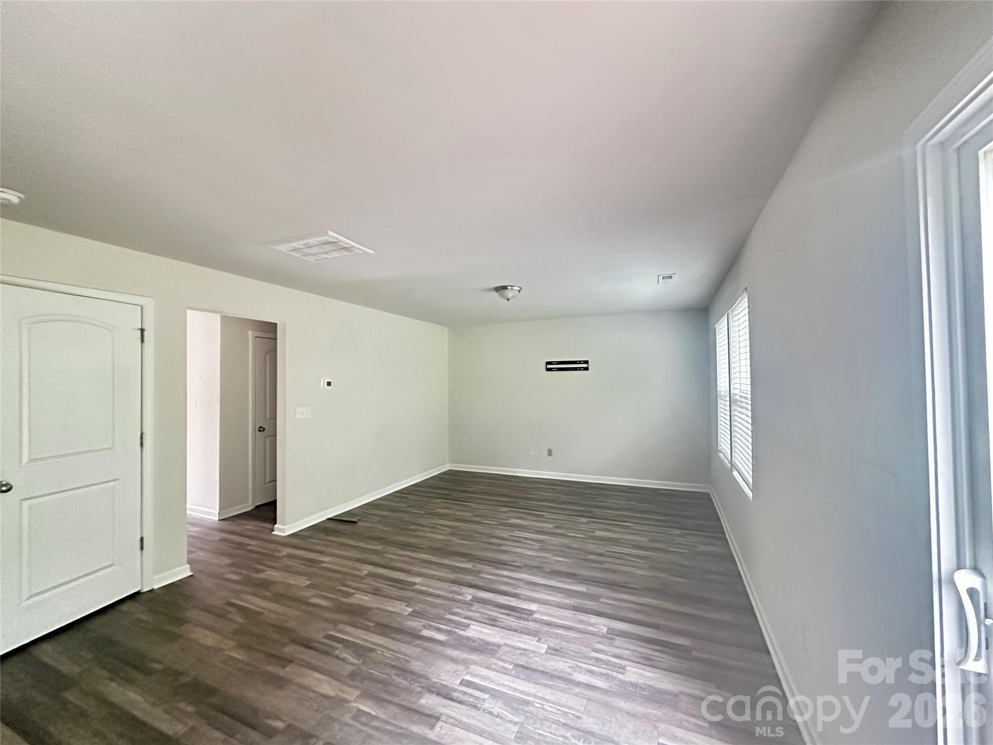 1050 Glenbriar Court Property Photo 10
