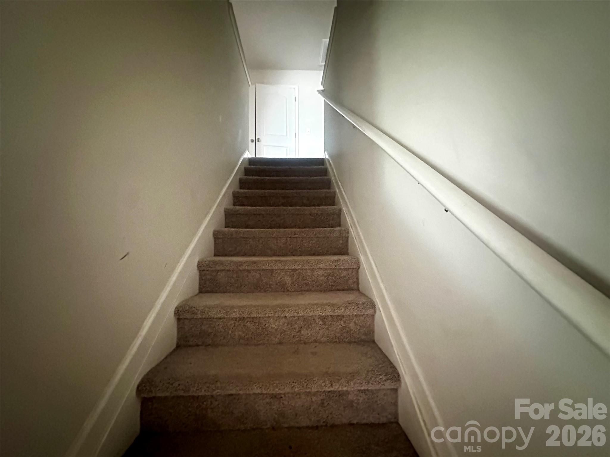 1050 Glenbriar Court Property Photo 14