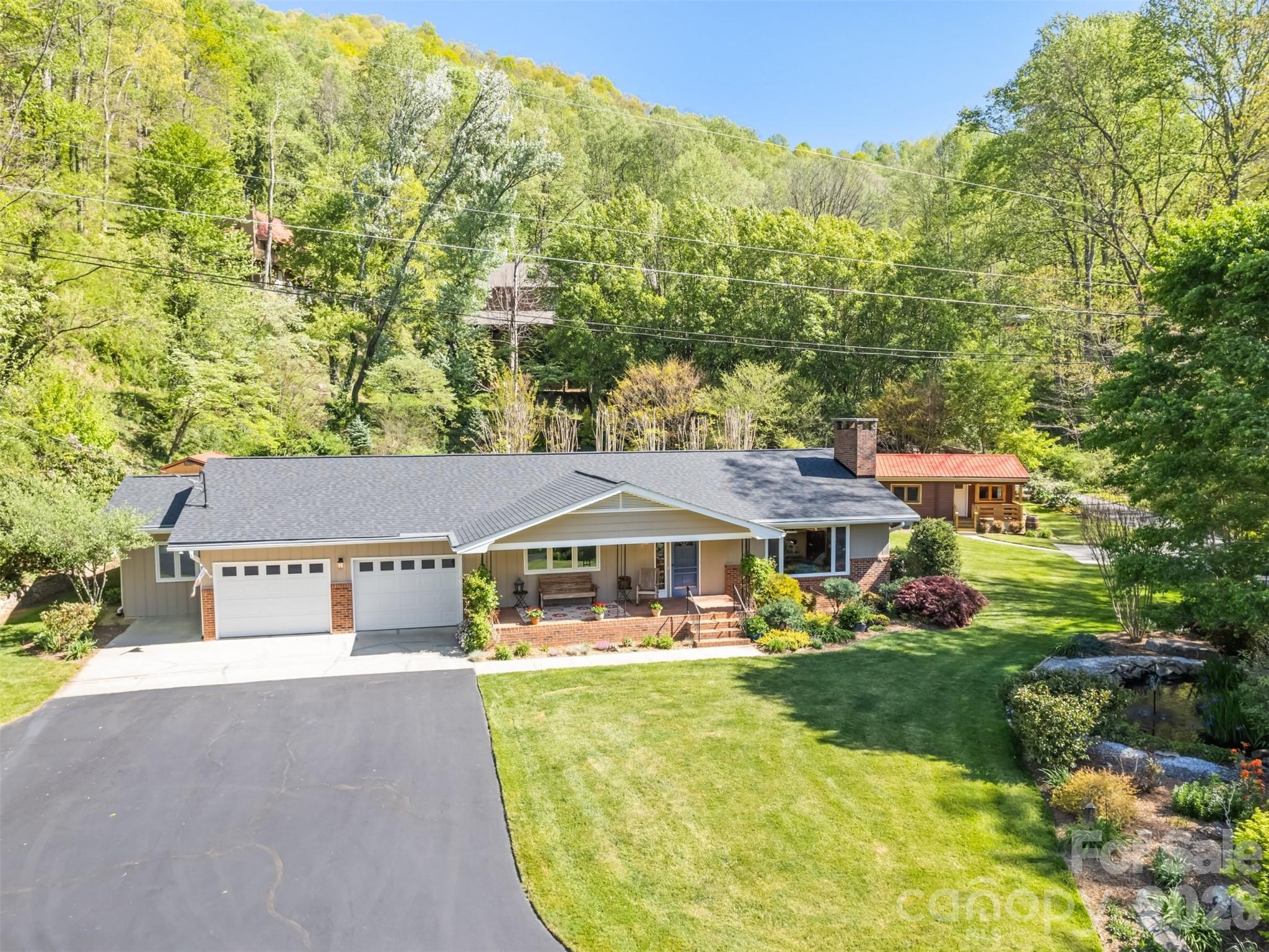 9 Golfview Drive Property Photo 1