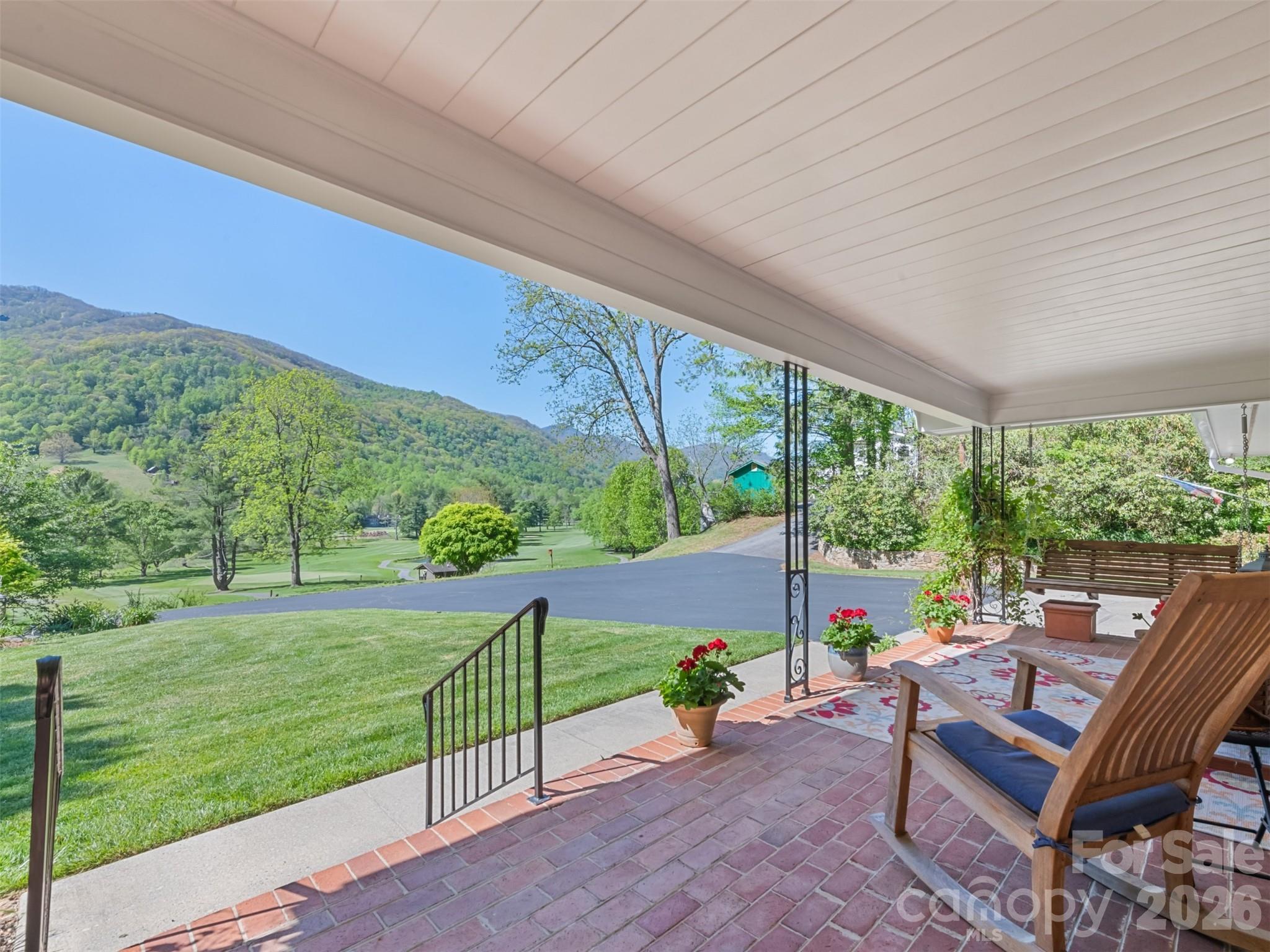 9 Golfview Drive Property Photo 3