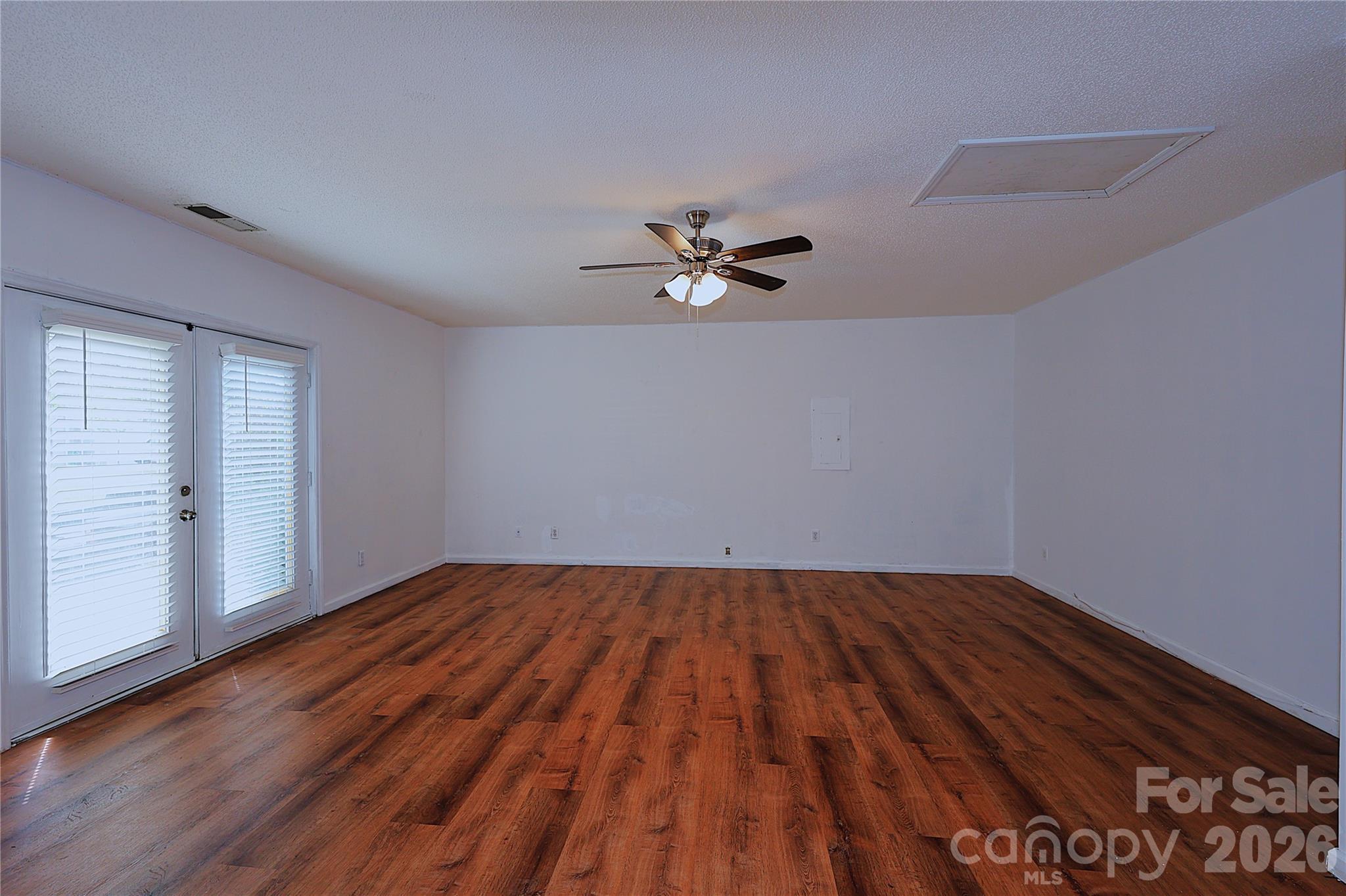 3221 Nedmore Court Property Photo 2