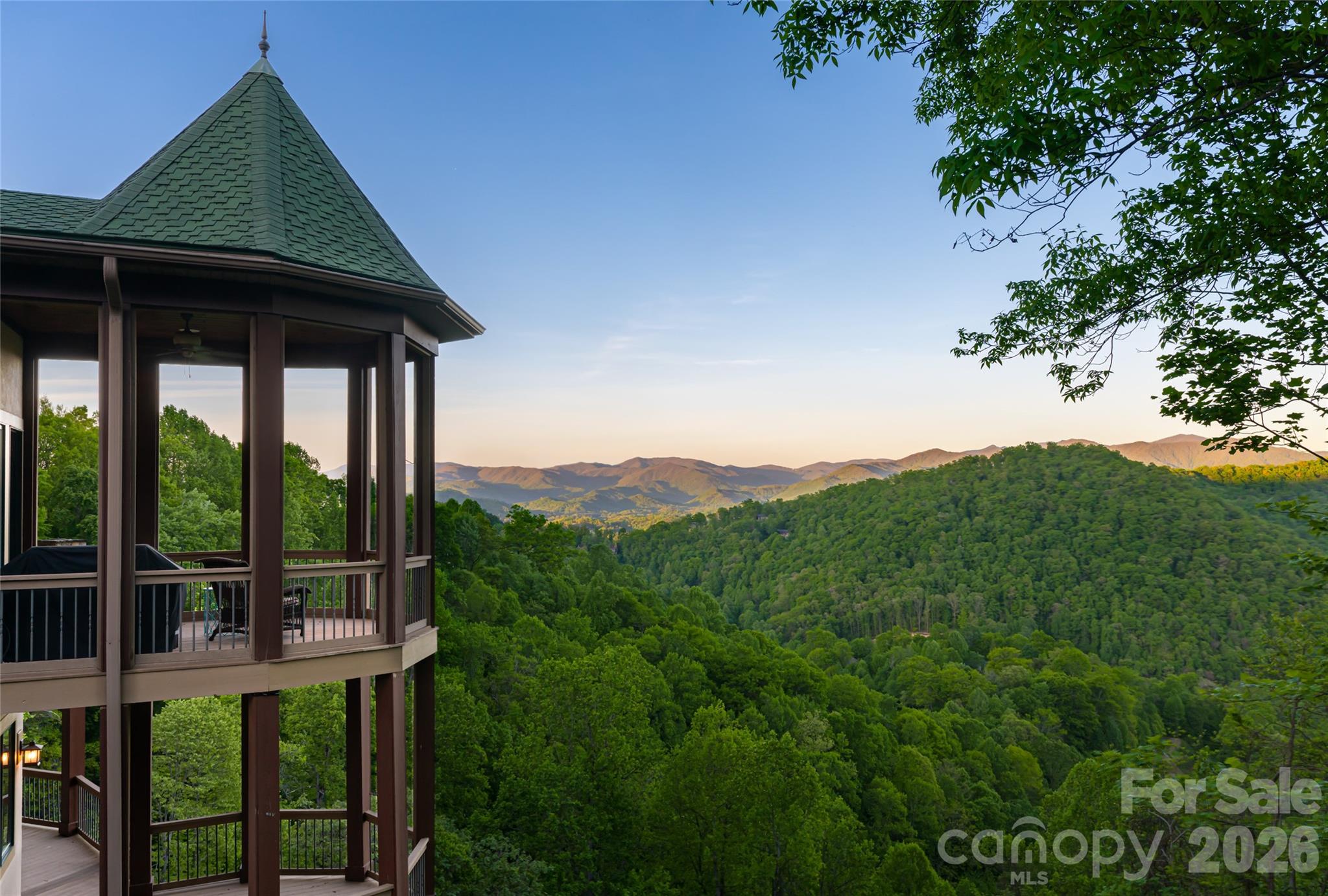 326 Summit Drive Property Photo 2