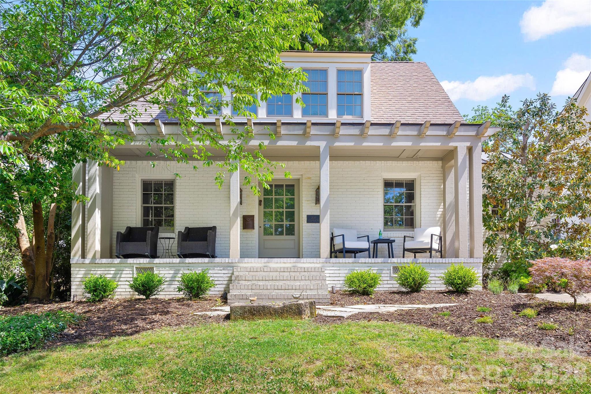 208 Wales Avenue Property Photo 1