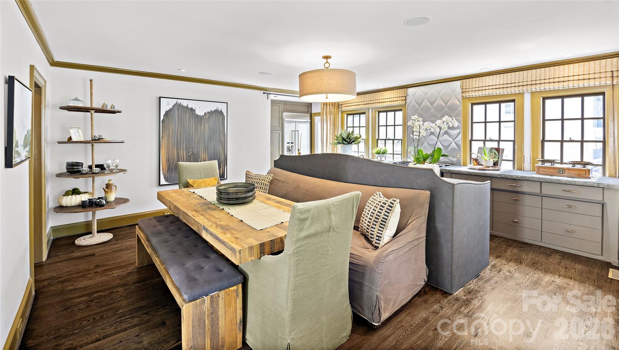 208 Wales Avenue Property Photo 6