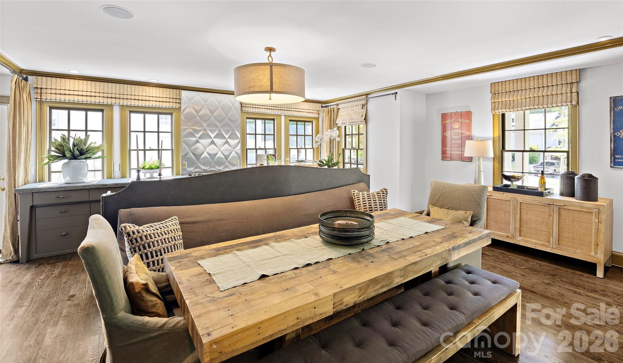 208 Wales Avenue Property Photo 7
